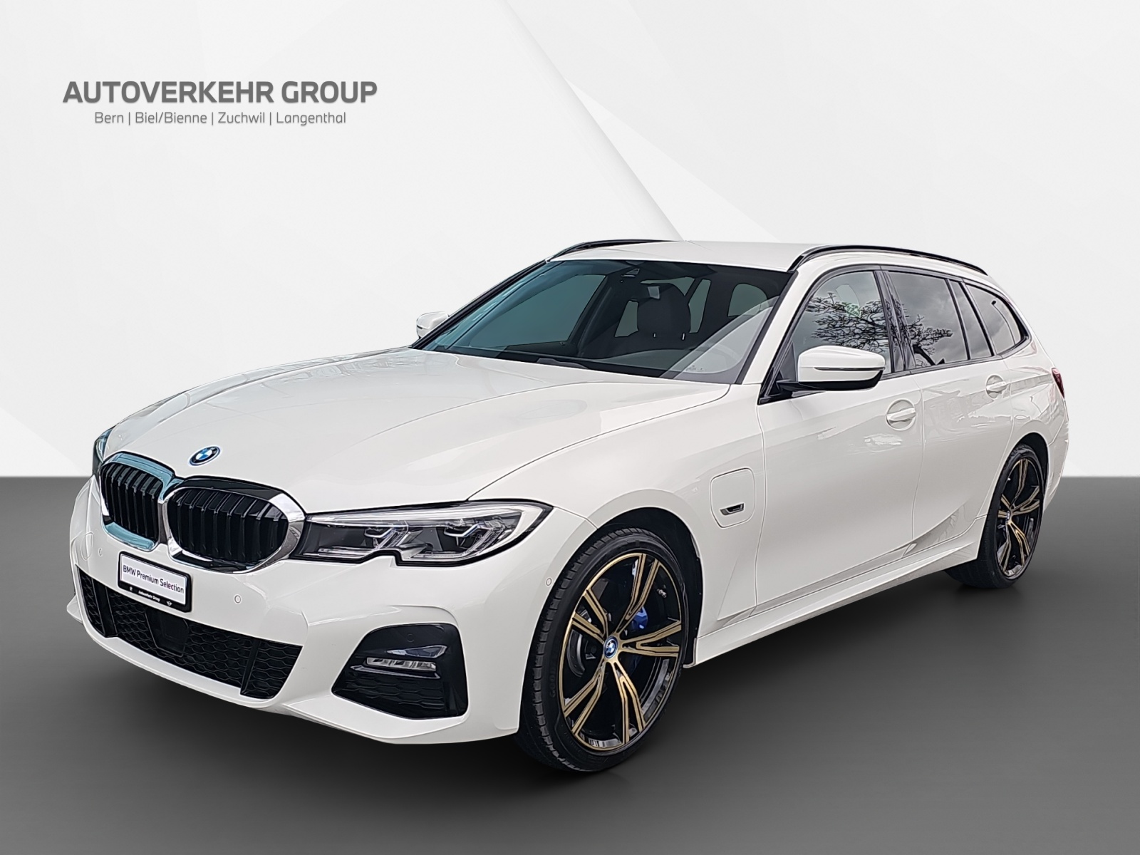 BMW 320e Tour. M Sport Steptr-image-0
