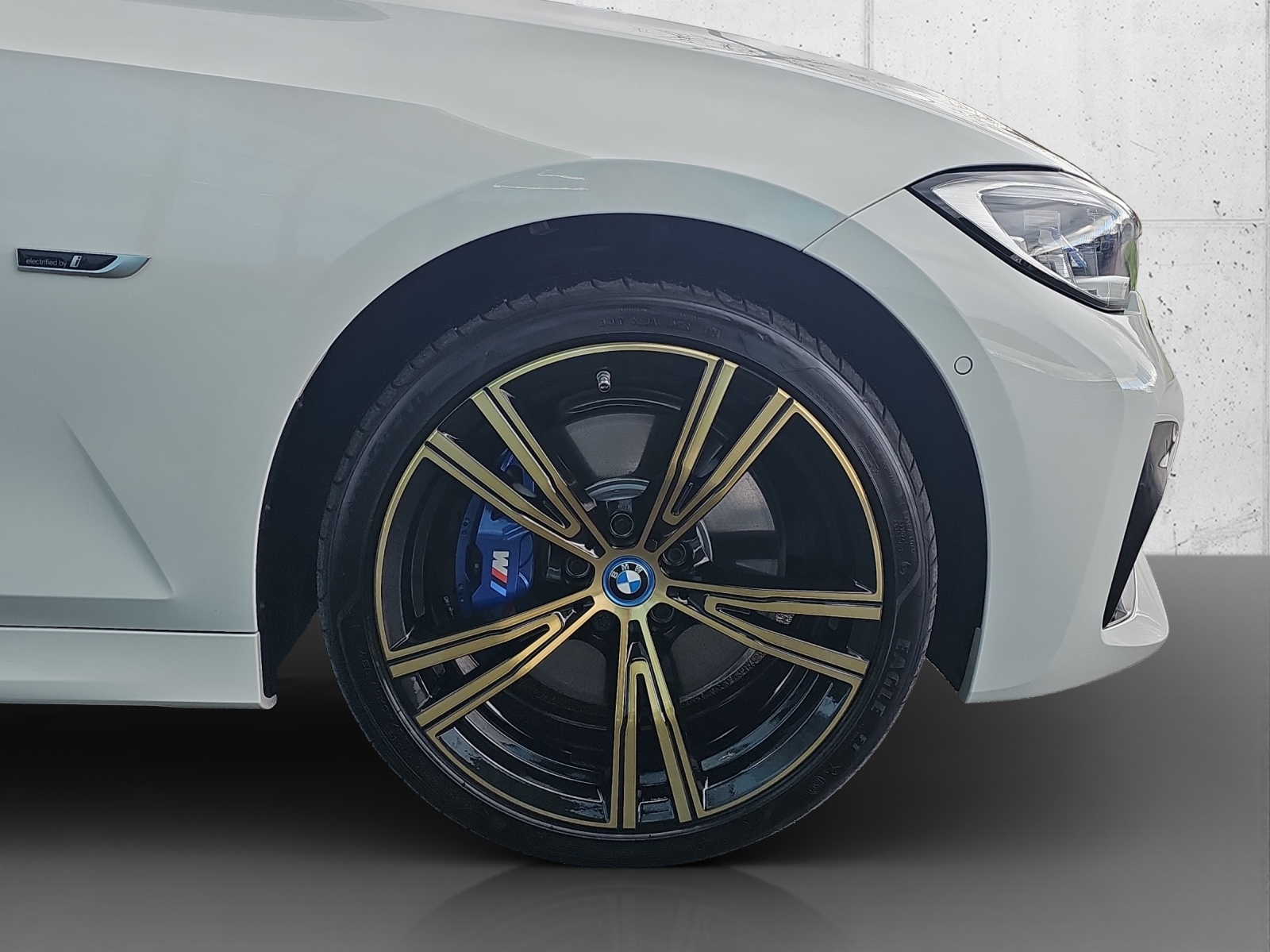 BMW 320e Tour. M Sport Steptr-image-8