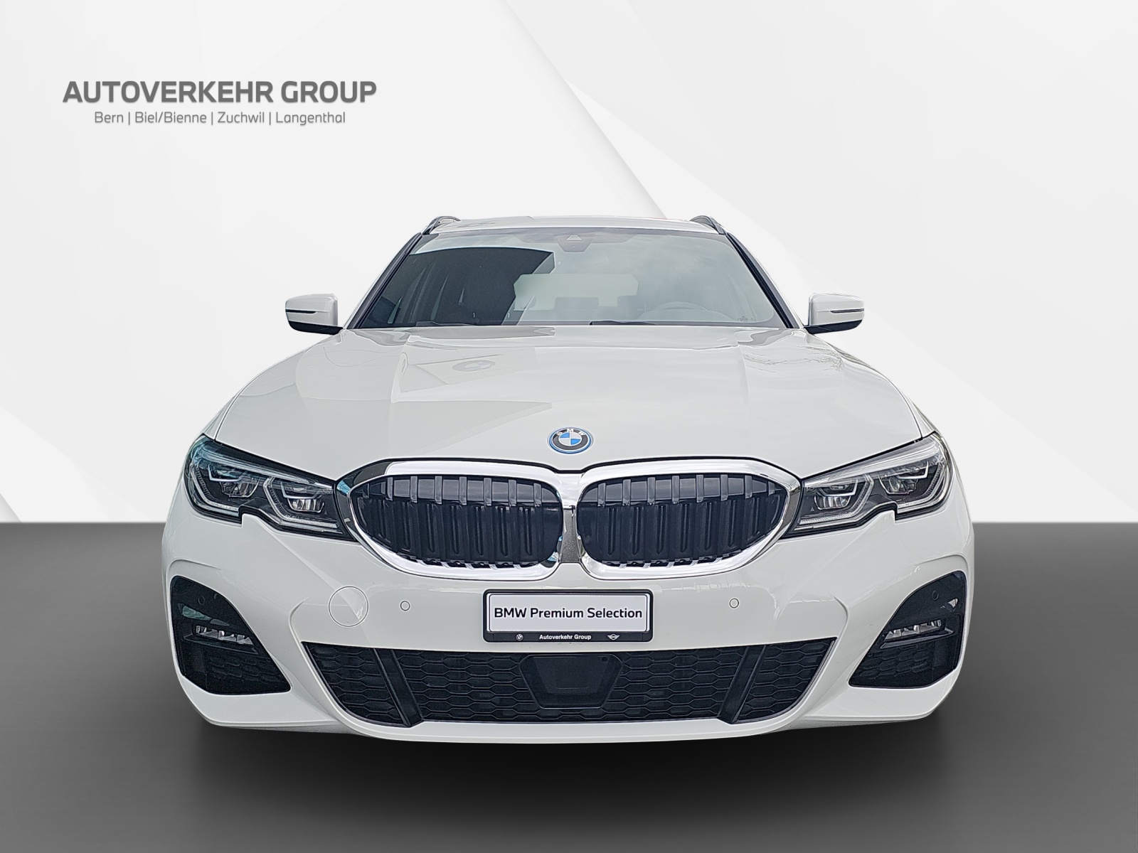 BMW 320e Tour. M Sport Steptr-image-1
