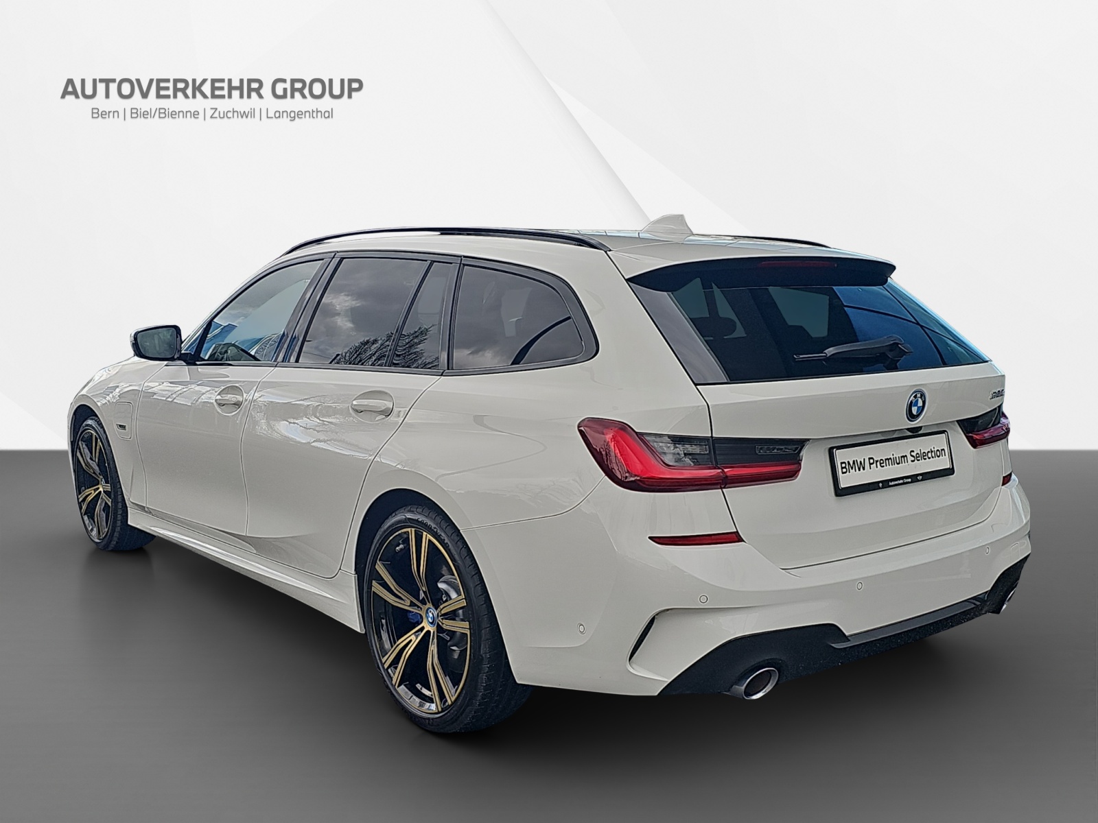 BMW 320e Tour. M Sport Steptr-image-3