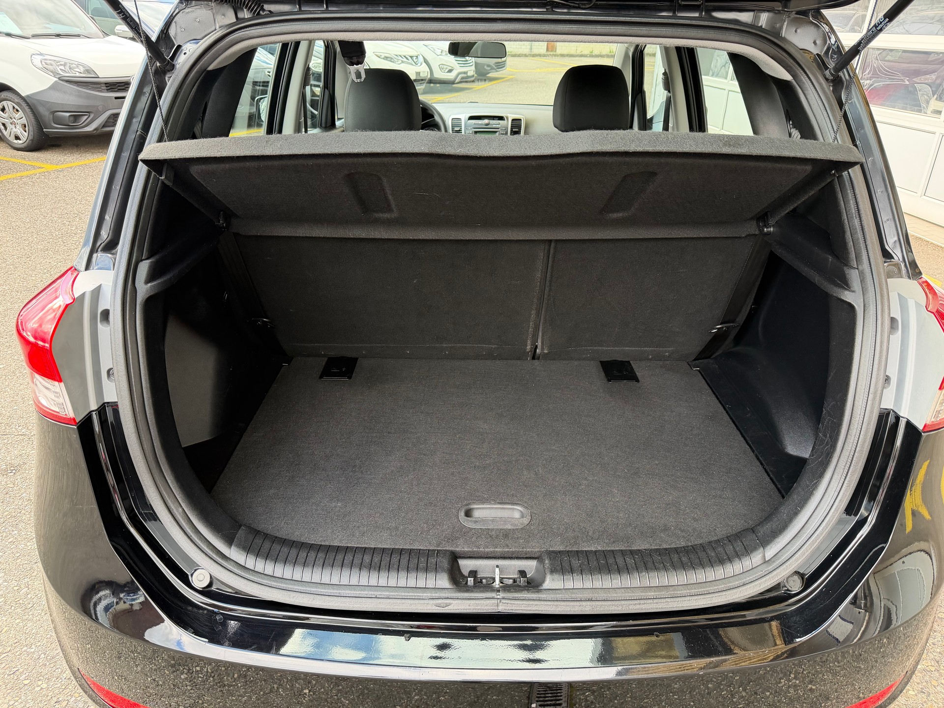 HYUNDAI iX20 1.4 Style-image-12