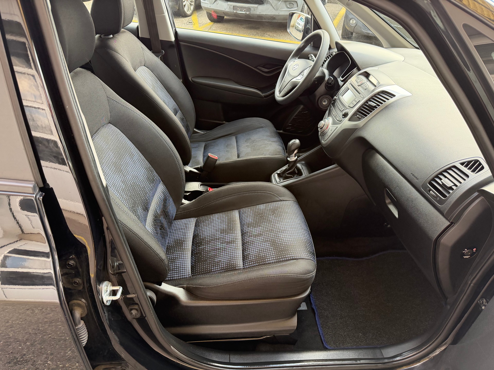 HYUNDAI iX20 1.4 Style-image-10