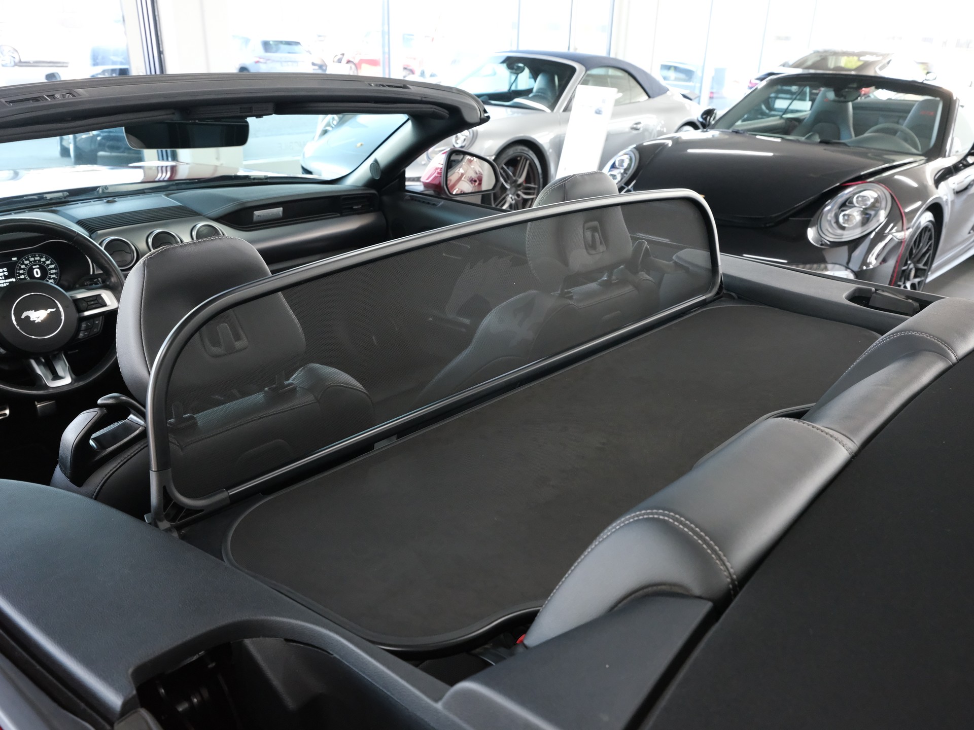 FORD Mustang Convertible 5.0 V8 GT Automat-image-25