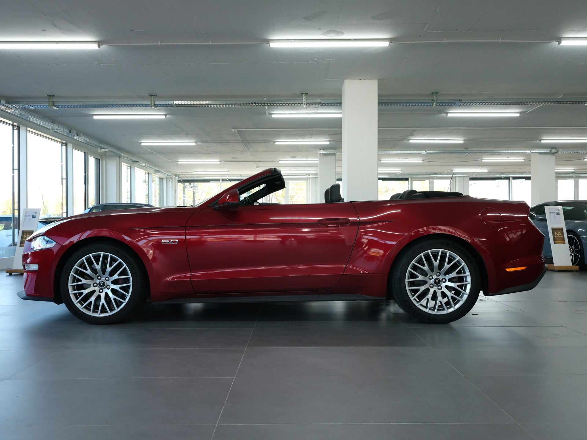 FORD Mustang Convertible 5.0 V8 GT Automat-image-5