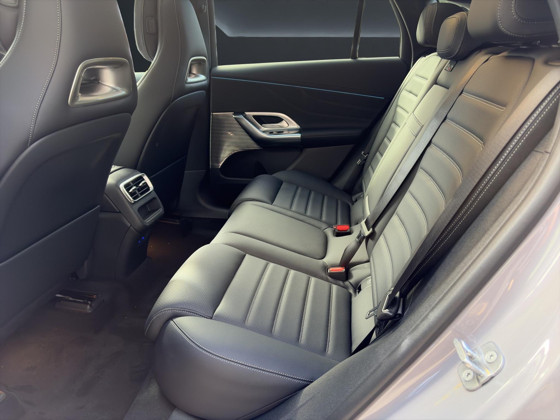 MERCEDES-BENZ GLC 400 4matic-image-8