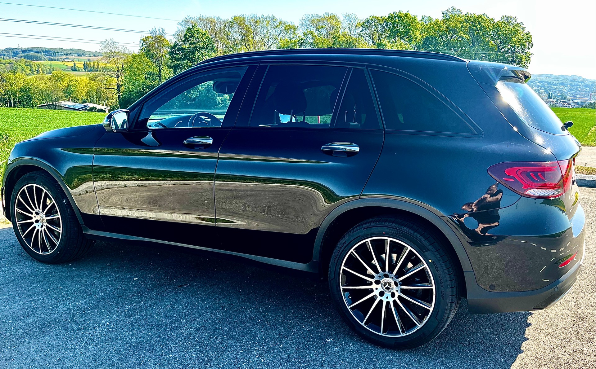 MERCEDES-BENZ GLC 200 AMG Line 4Matic 9G-Tronic-image-5