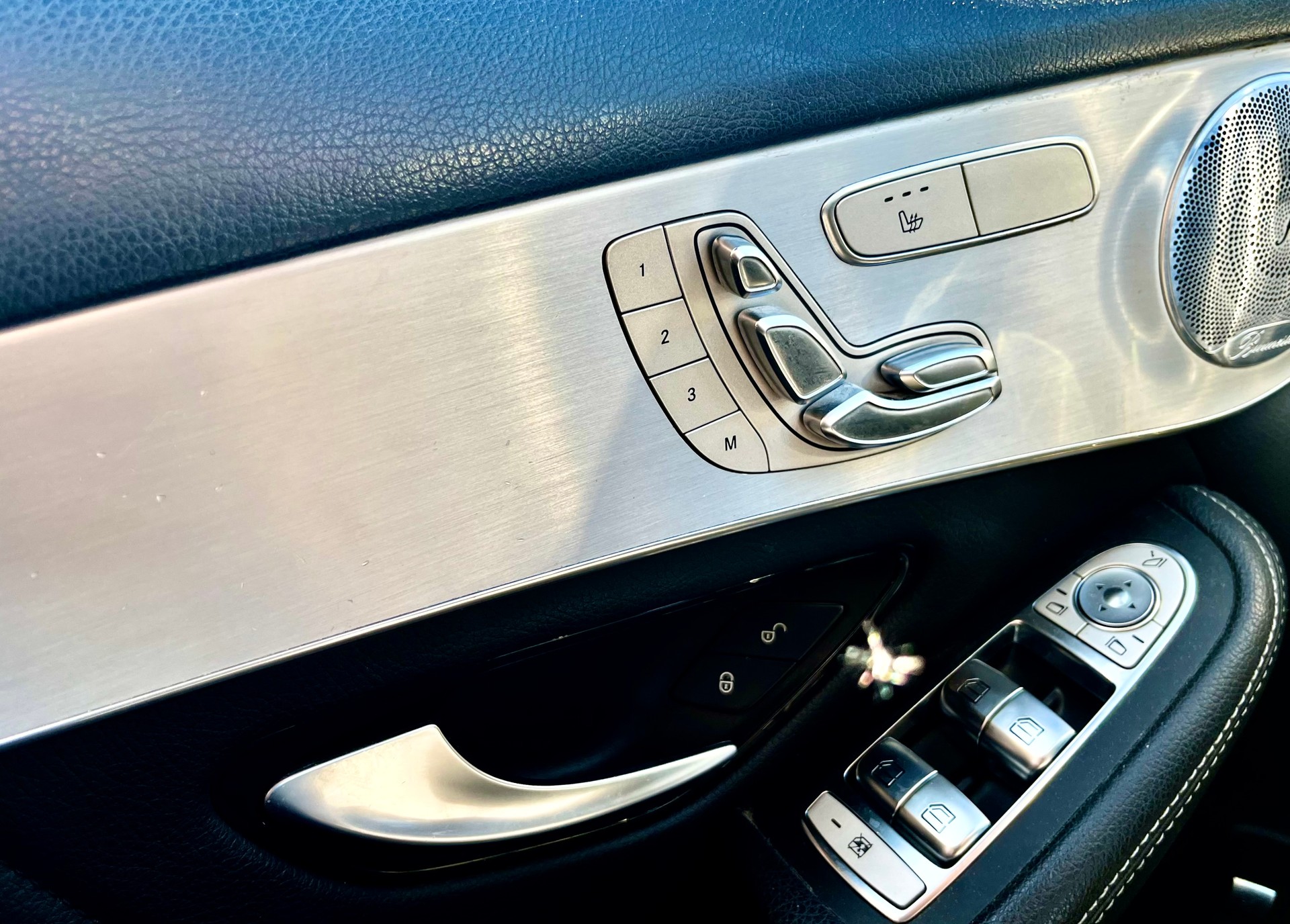 MERCEDES-BENZ GLC 200 AMG Line 4Matic 9G-Tronic-image-7