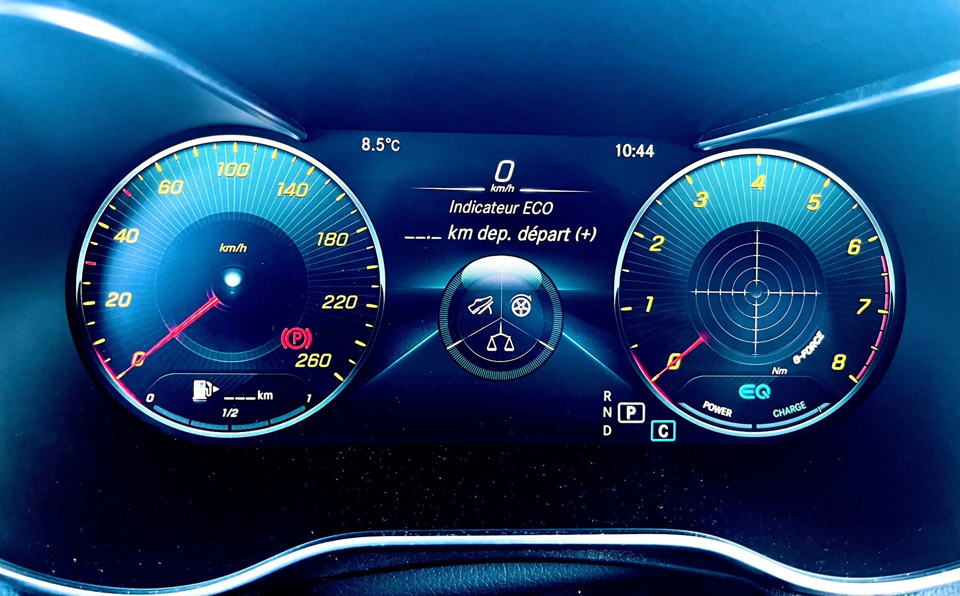 MERCEDES-BENZ GLC 200 AMG Line 4Matic 9G-Tronic-image-11