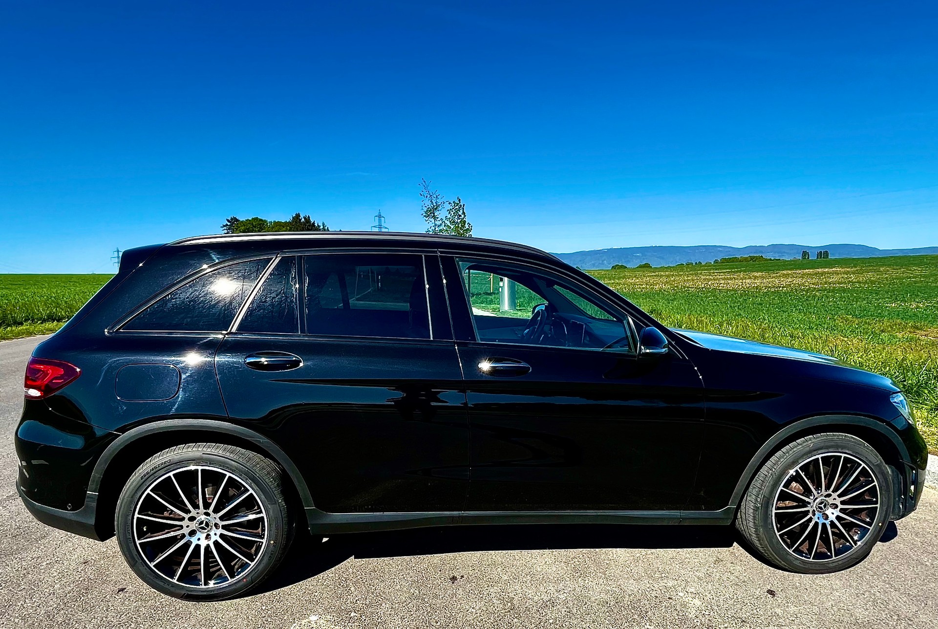 MERCEDES-BENZ GLC 200 AMG Line 4Matic 9G-Tronic-image-18