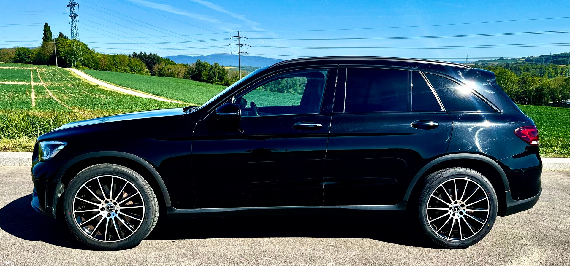 MERCEDES-BENZ GLC 200 AMG Line 4Matic 9G-Tronic-showroom-element-3