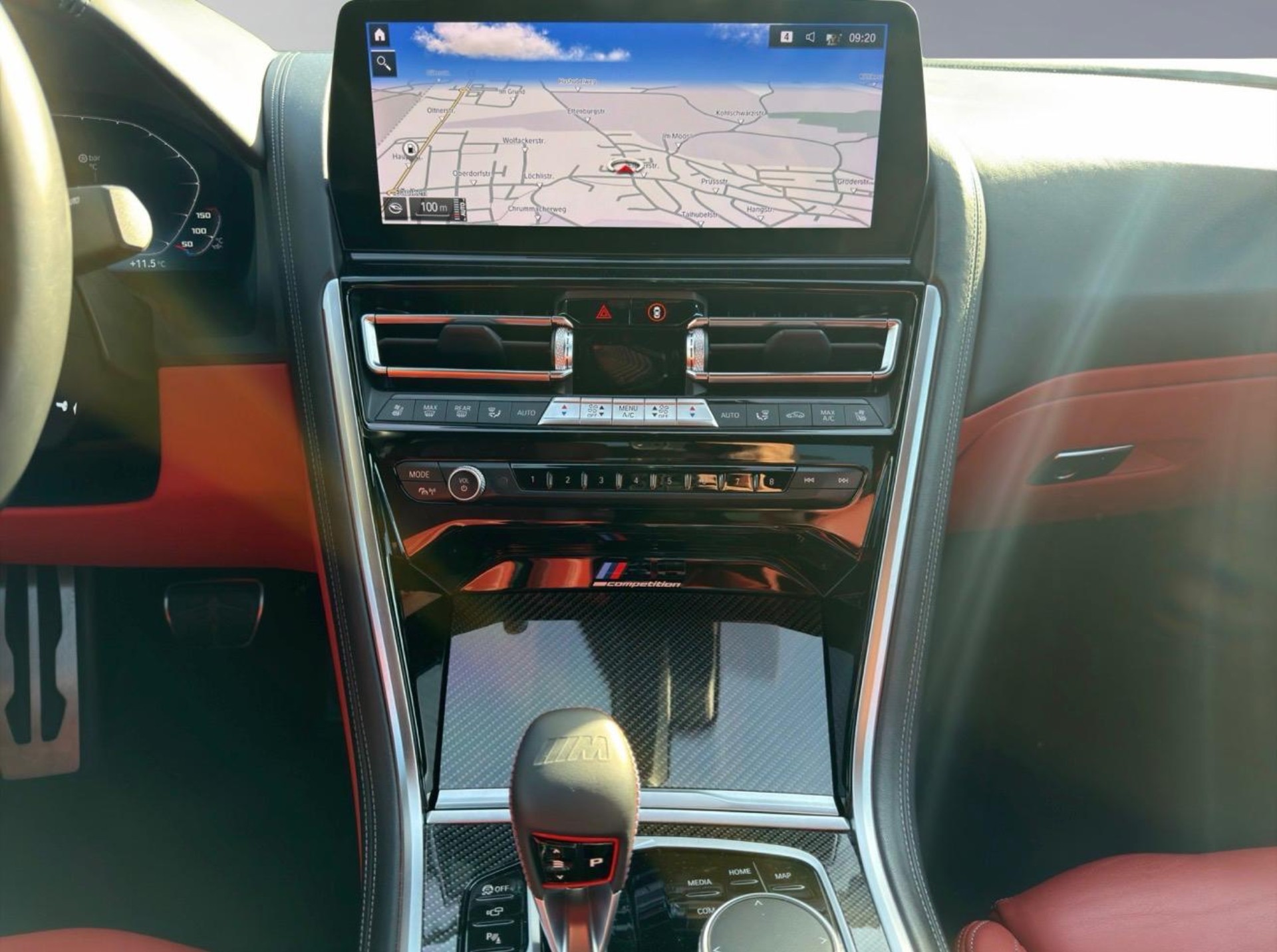 BMW M8 xDrive M Competition Steptronic-image-7