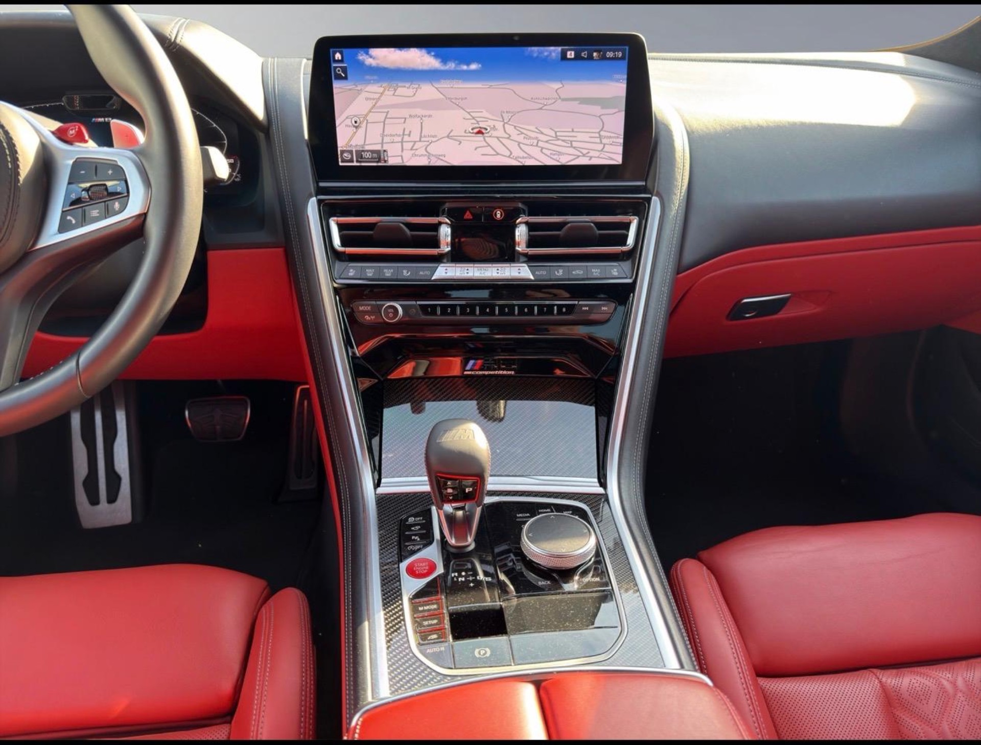 BMW M8 xDrive M Competition Steptronic-image-11