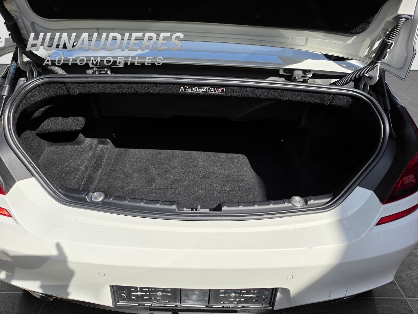 BMW 640d Cabrio-image-10