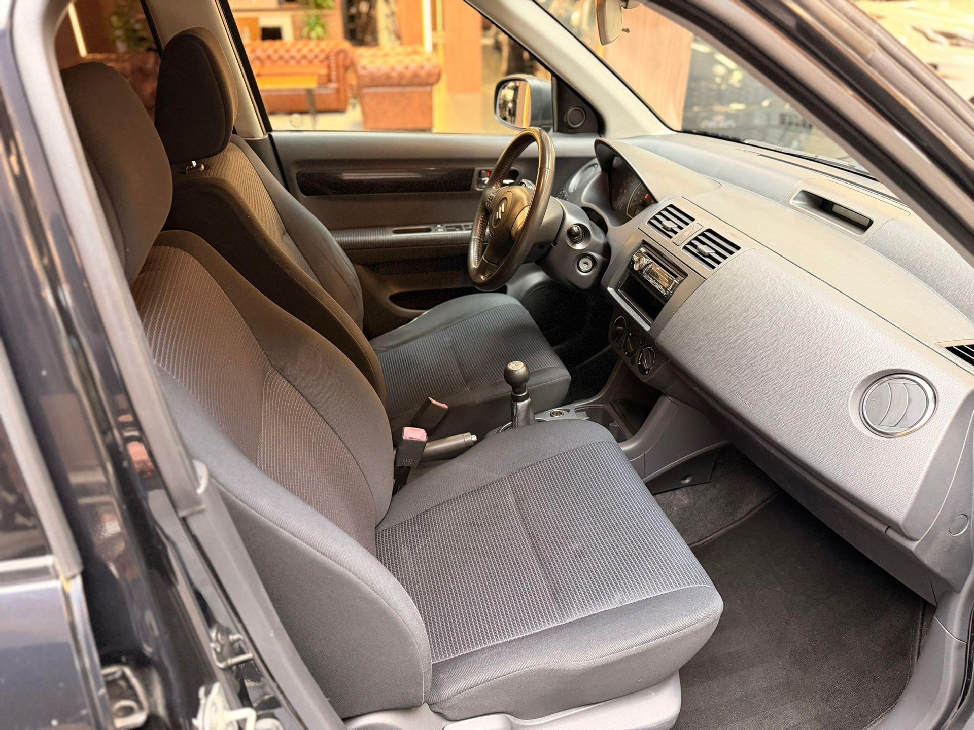 SUZUKI Swift 1.3 GL-image-12