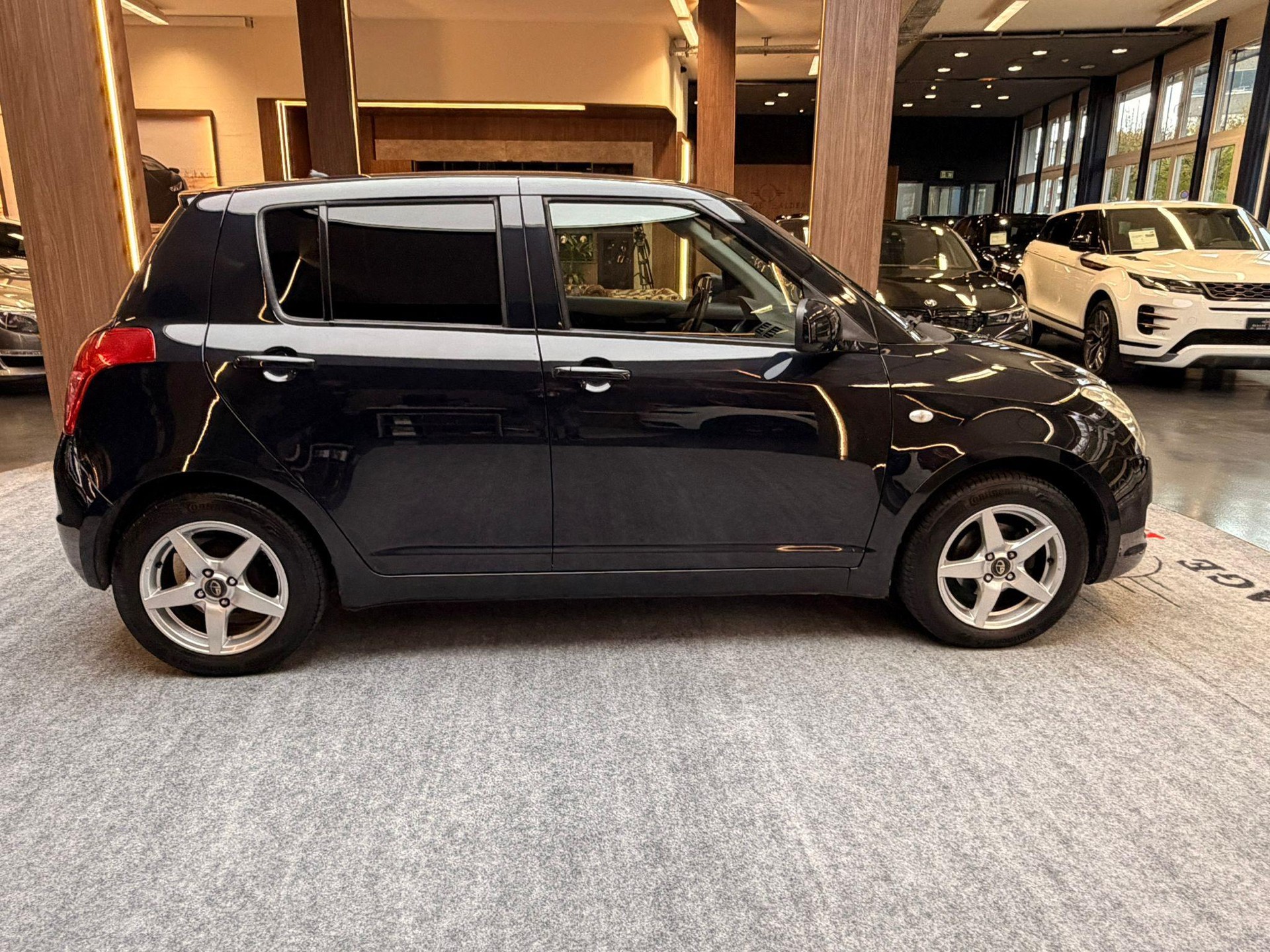 SUZUKI Swift 1.3 GL-image-8