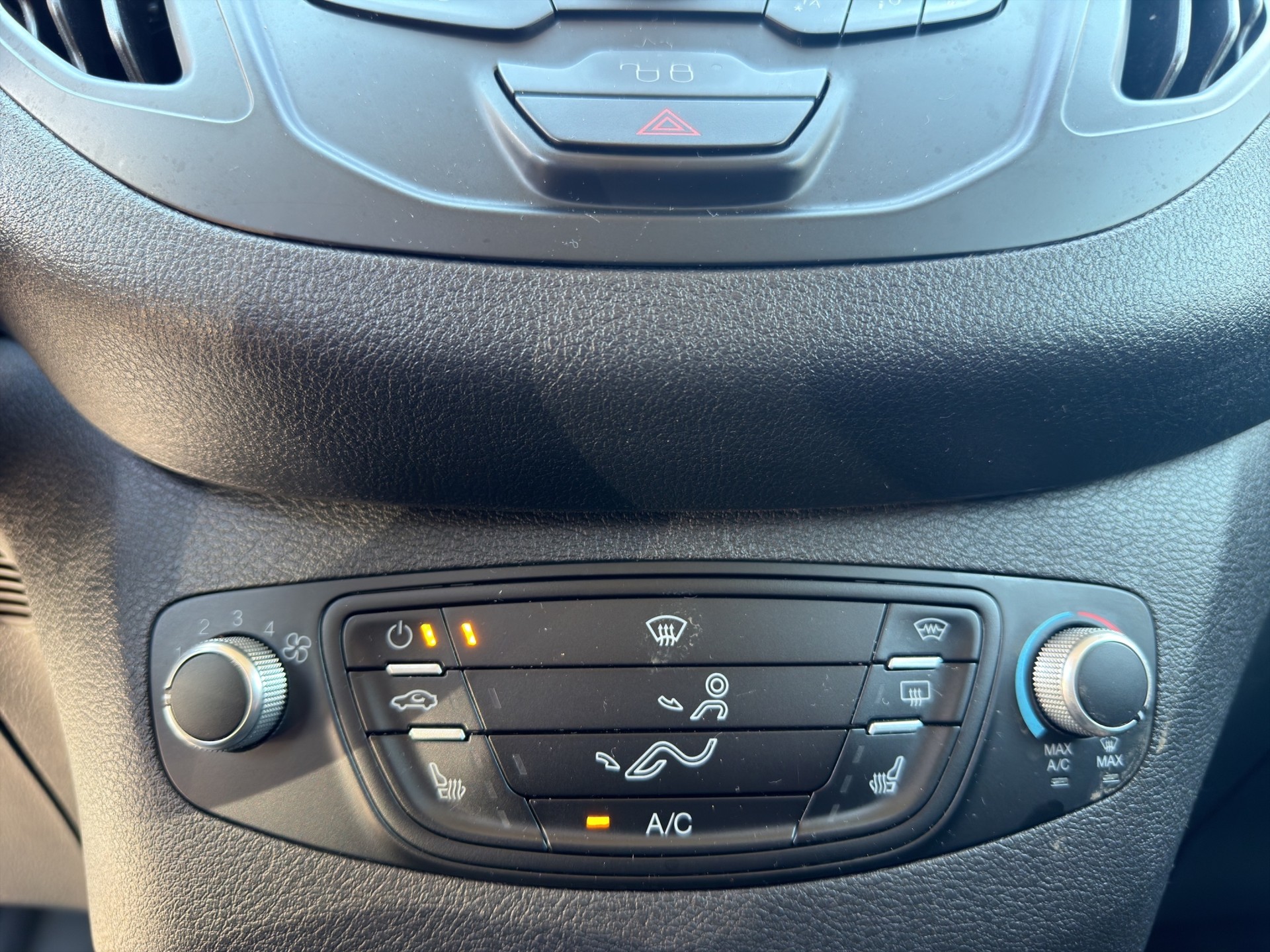FORD Transit Courier Van 1.5 TDCi Trend-image-9
