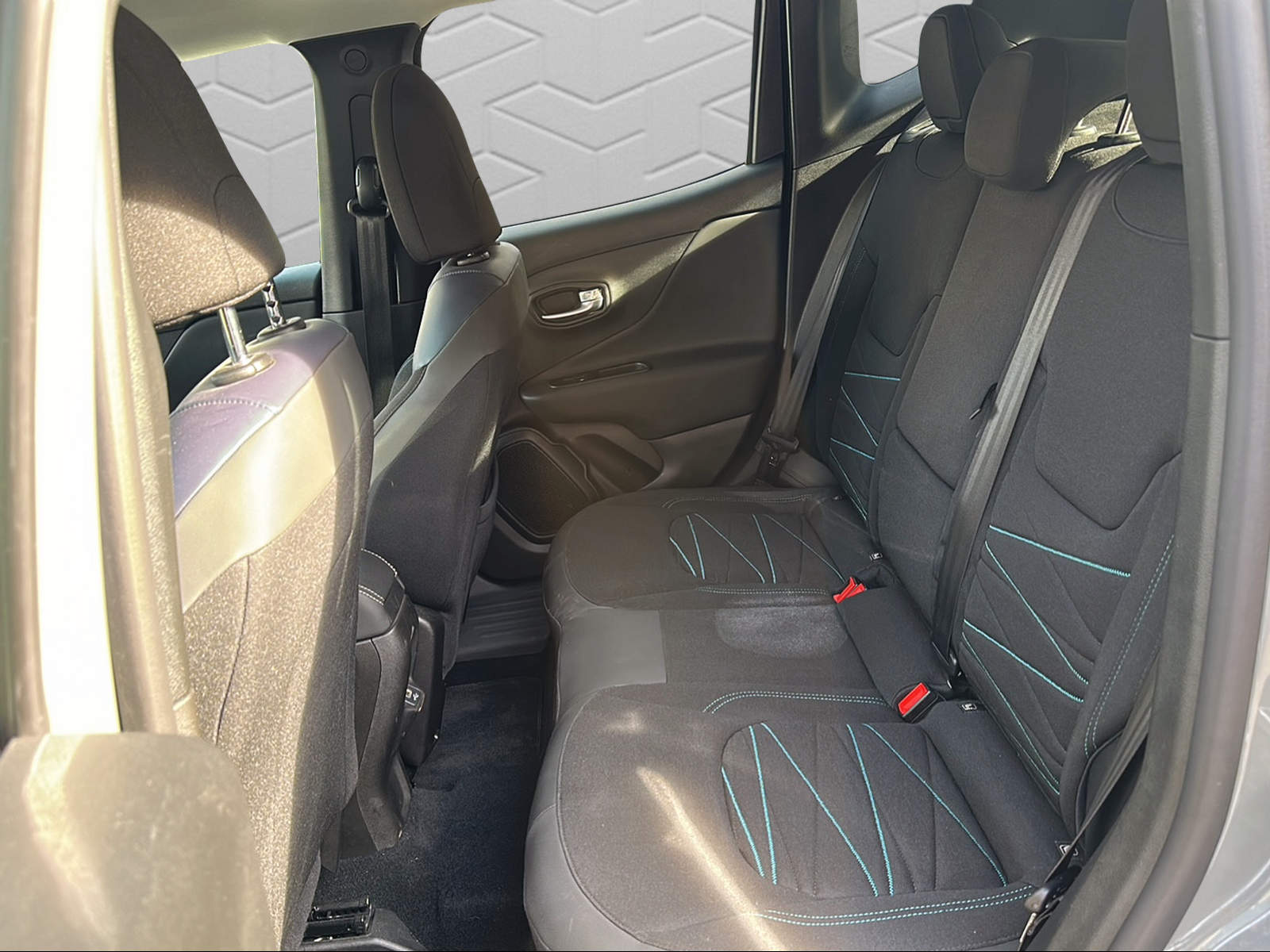 JEEP Renegade 1.5 MHEV Upland Plus-image-15