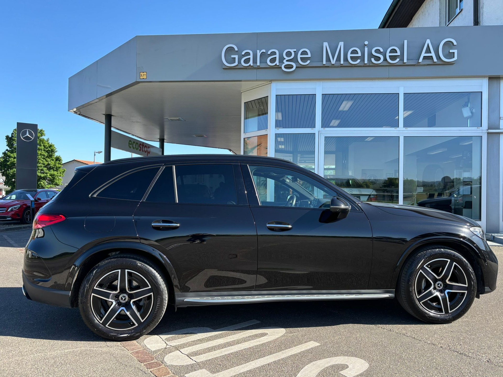 MERCEDES-BENZ GLC 220d AMG-Line 4Matic-image-4