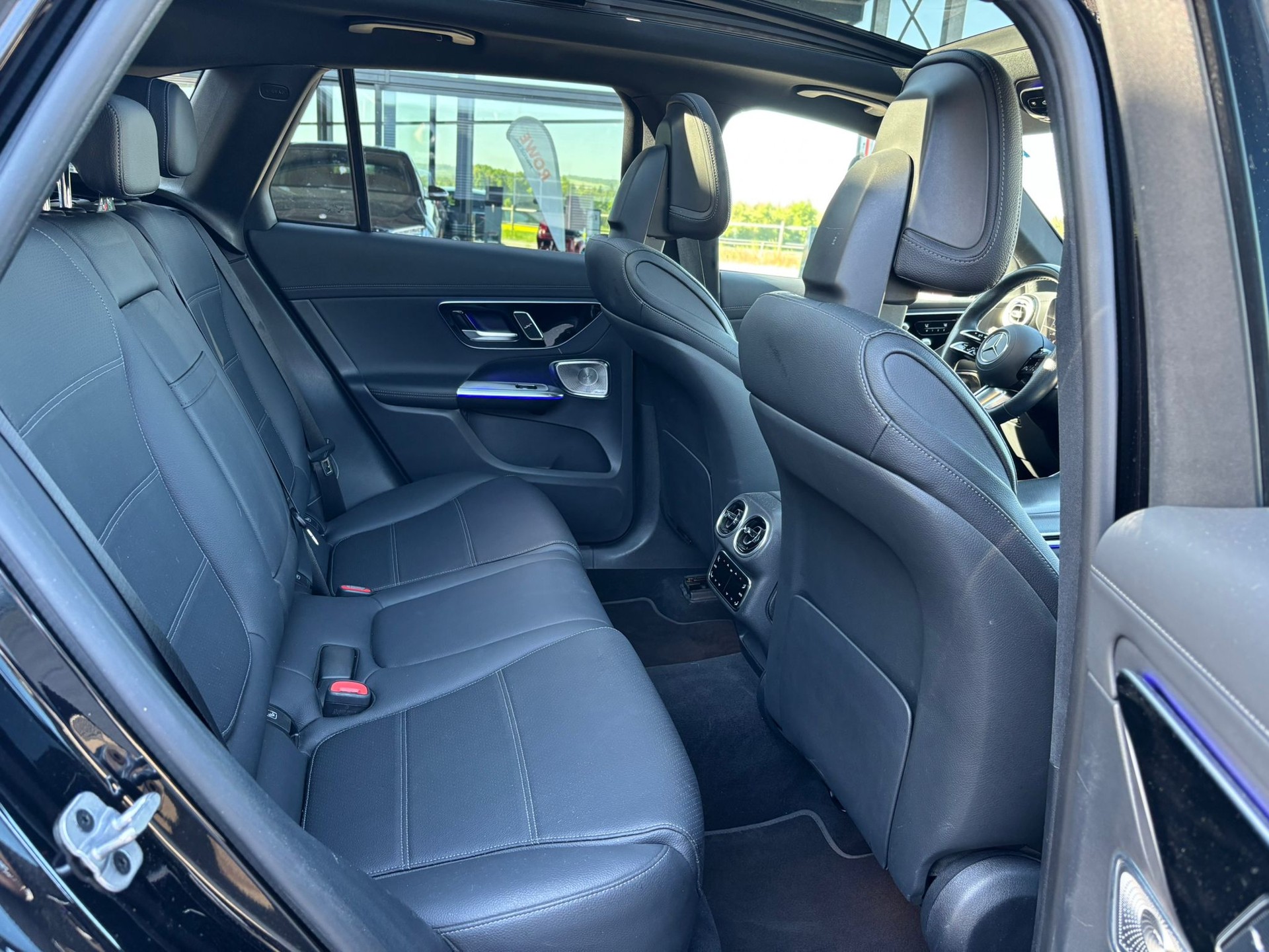 MERCEDES-BENZ GLC 220d AMG-Line 4Matic-image-9