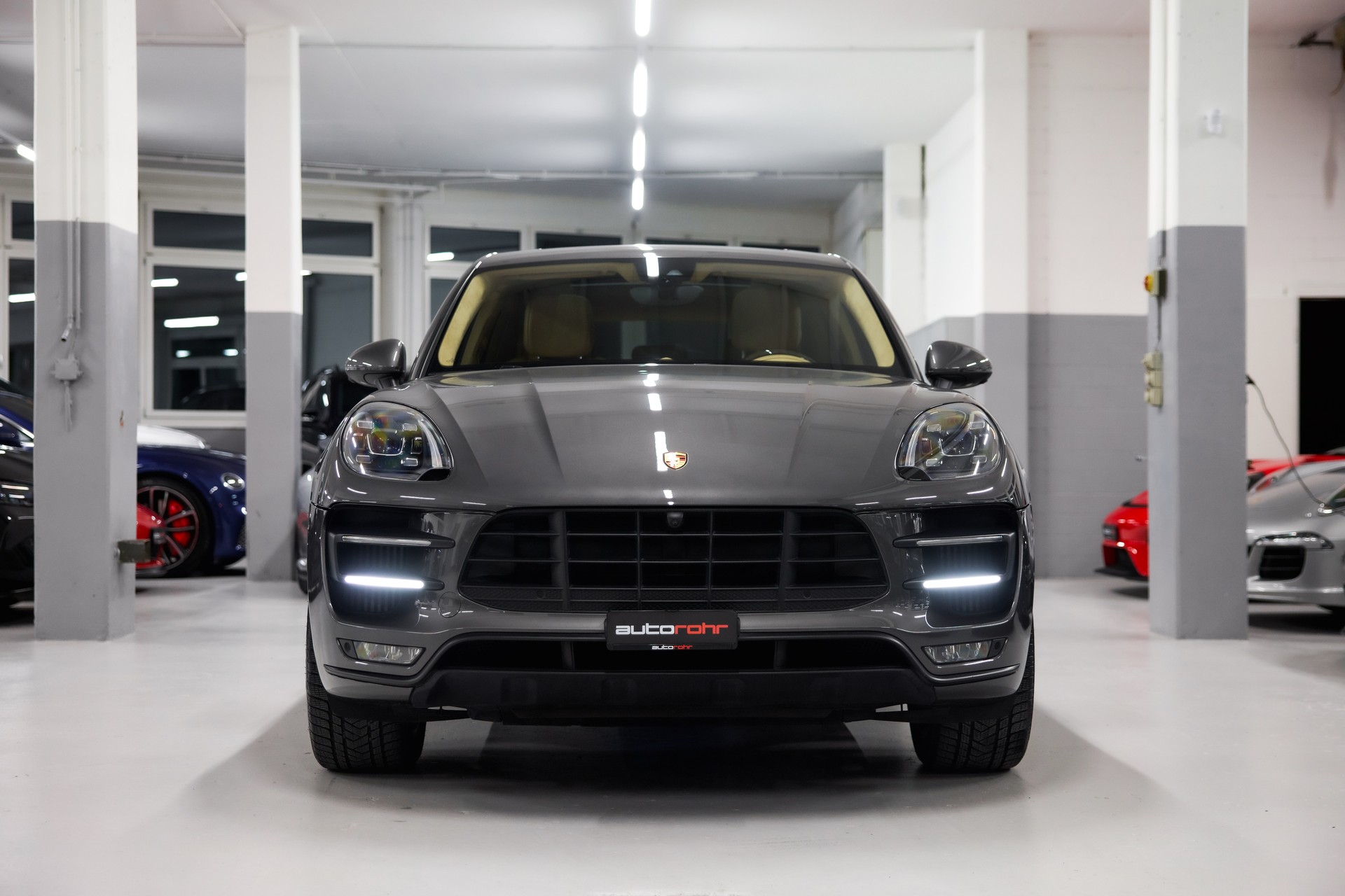 PORSCHE Macan Turbo Performance PDK *approved bis April 2027*-showroom-element-1
