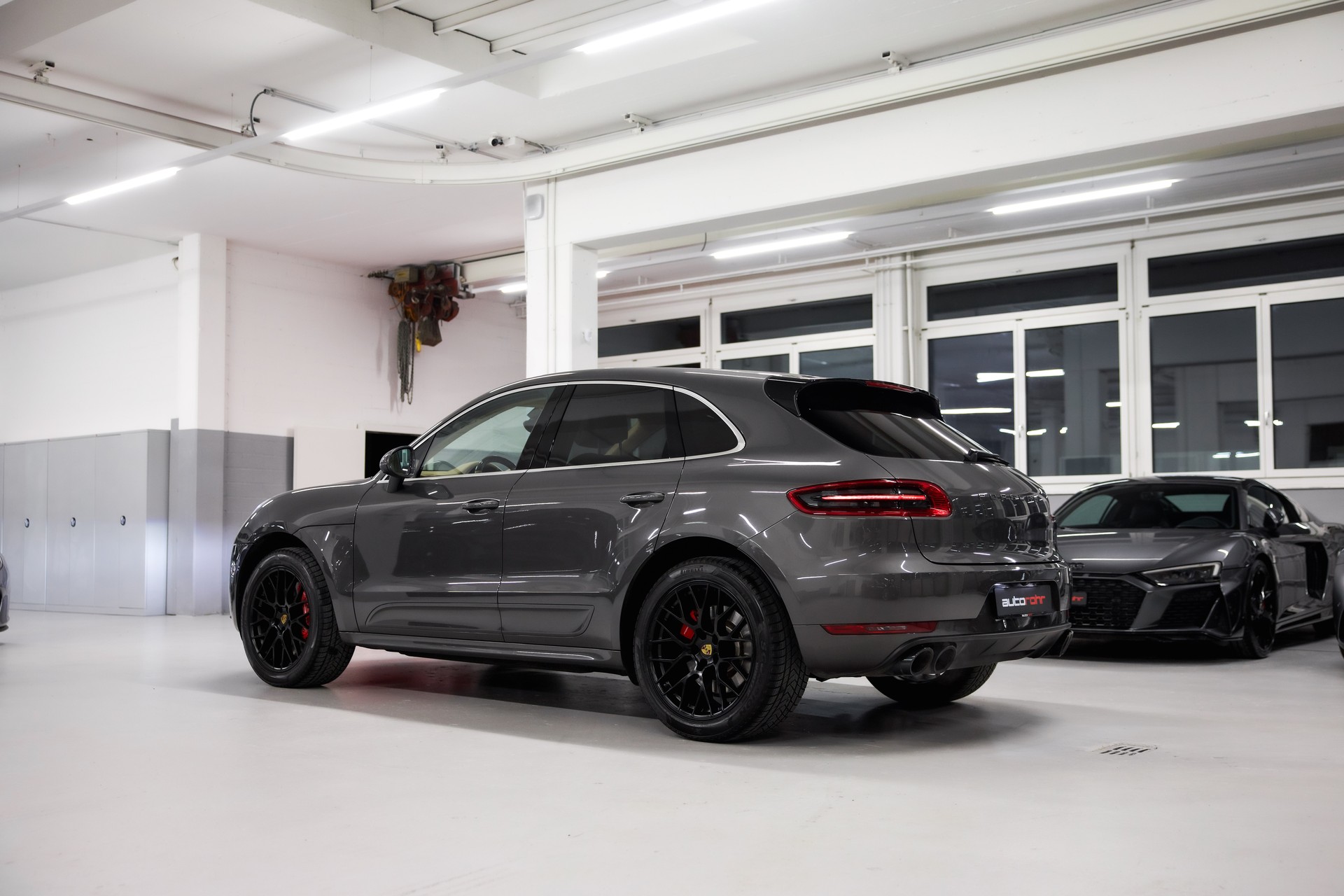 PORSCHE Macan Turbo Performance PDK *approved bis April 2027*-image-7