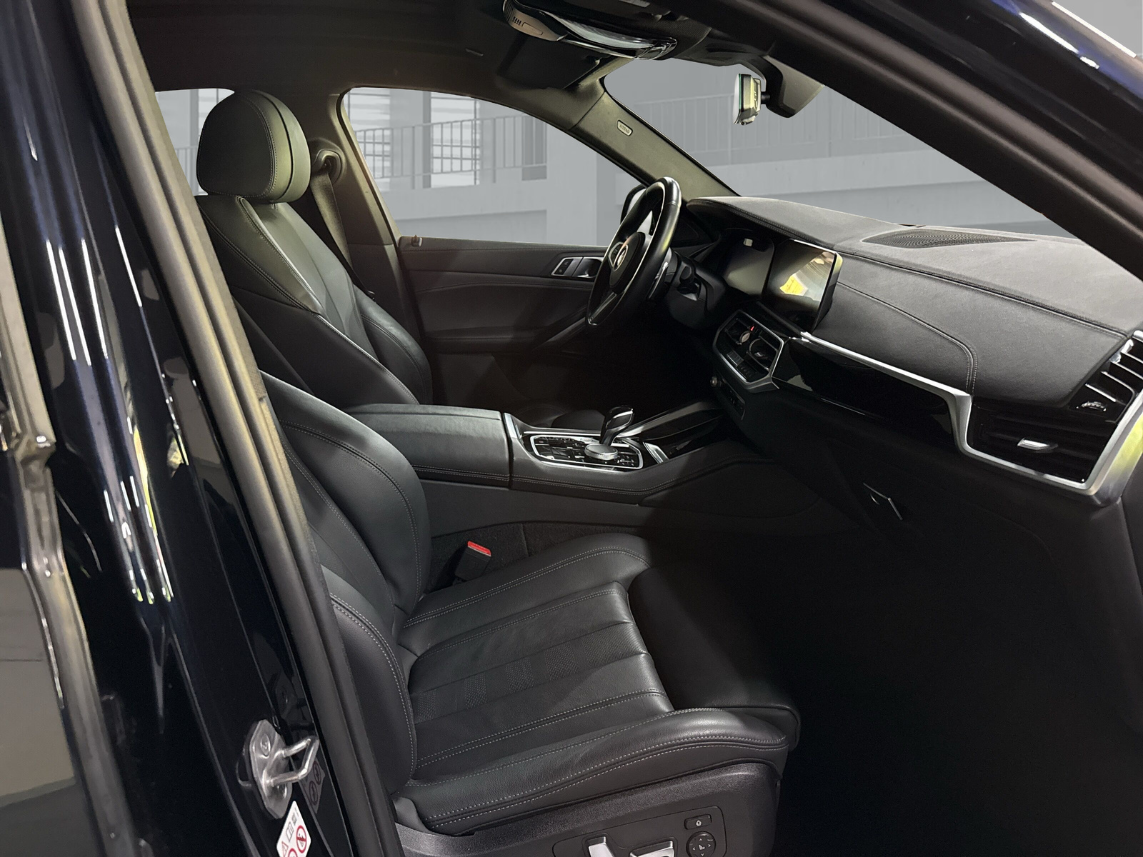 BMW X6 M50i Steptronic M Sport-image-9