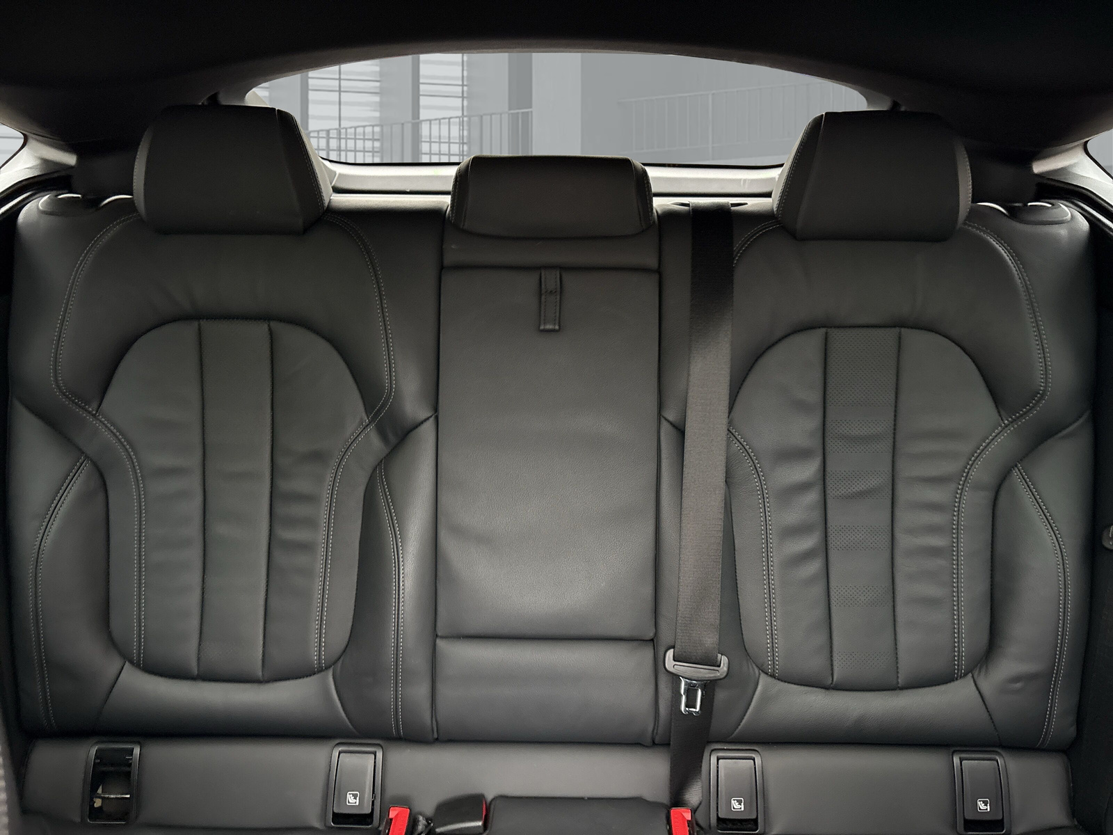 BMW X6 M50i Steptronic M Sport-image-25