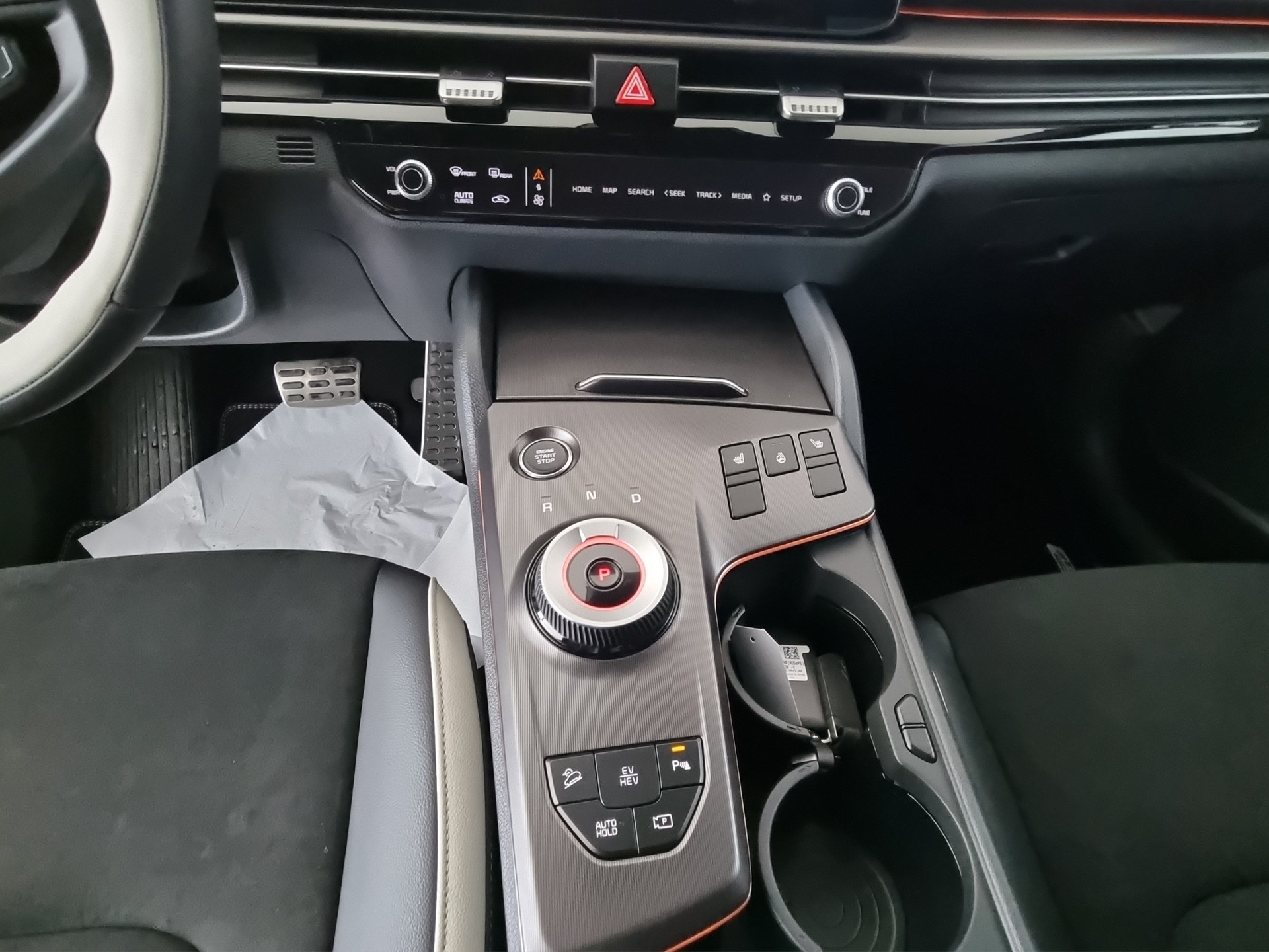 KIA Sportage 1.6 T-GDi PHEV AWD GT-Line-image-9