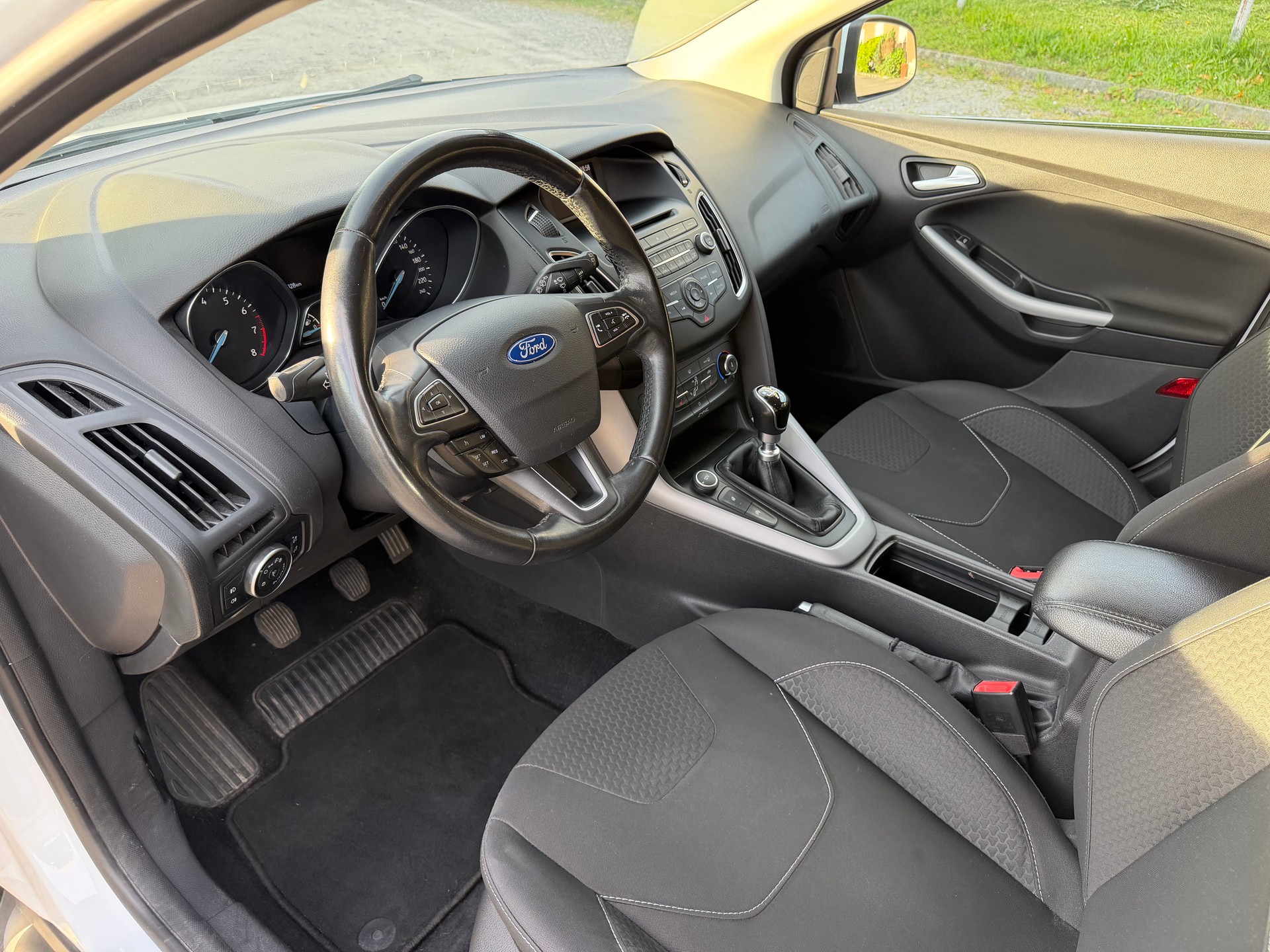 FORD Focus 1.0 SCTi Trend-image-10