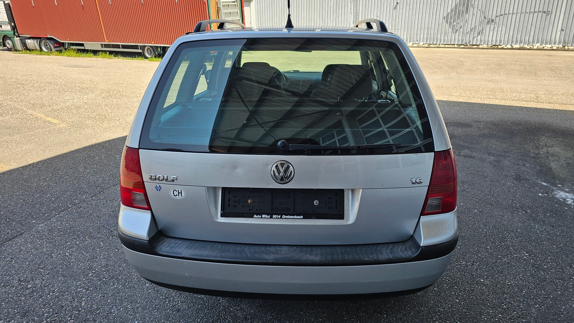 VW Golf 1.6 Comfortline Automatic-image-4