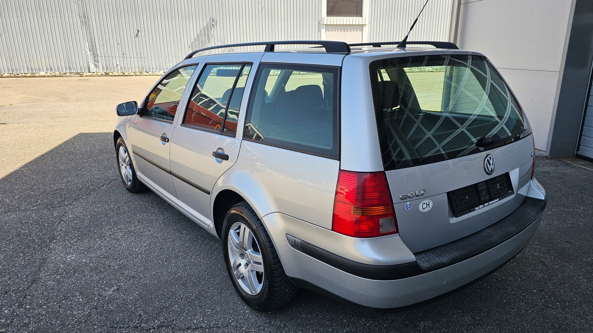 VW Golf 1.6 Comfortline Automatic-image-5