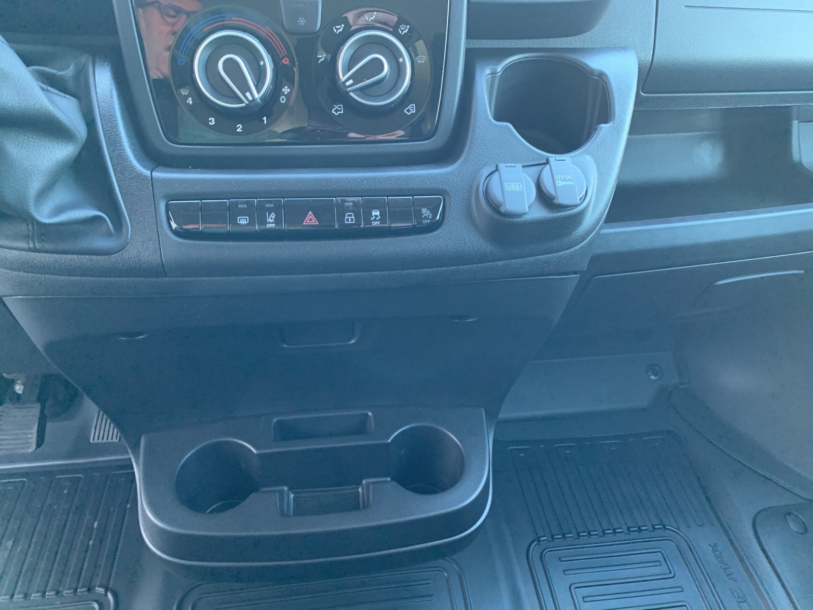 TOYOTA PROACE MAX Van 3.5 L2H2 2.2 D Active-image-7