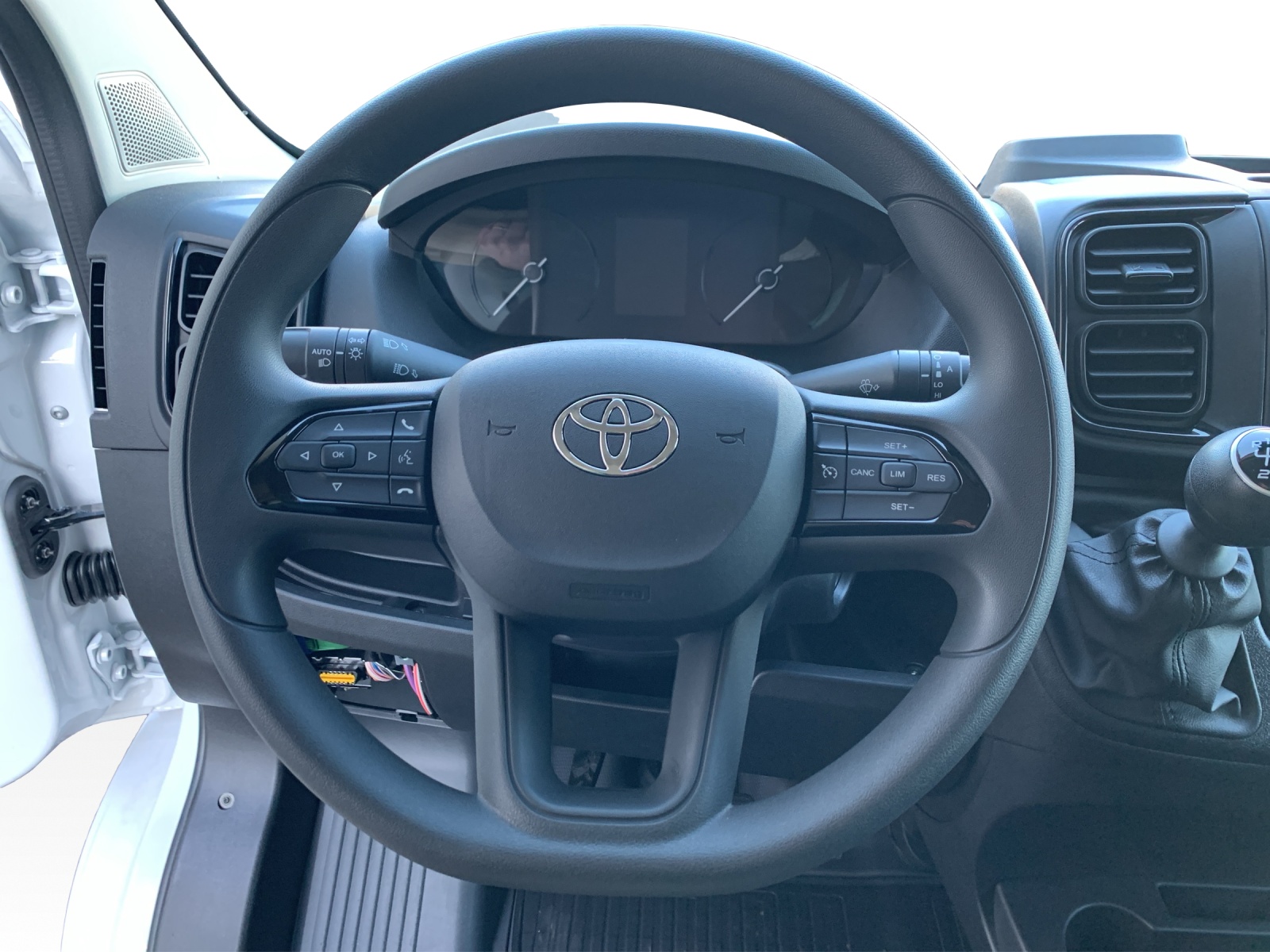 TOYOTA PROACE MAX Van 3.5 L2H2 2.2 D Active-image-8