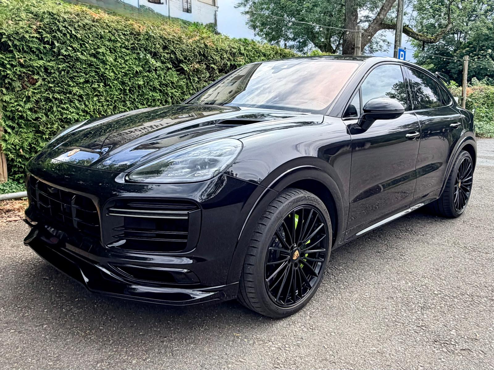 PORSCHE 4.0 V8 Turbo S E-Hybrid Coupé-image-3