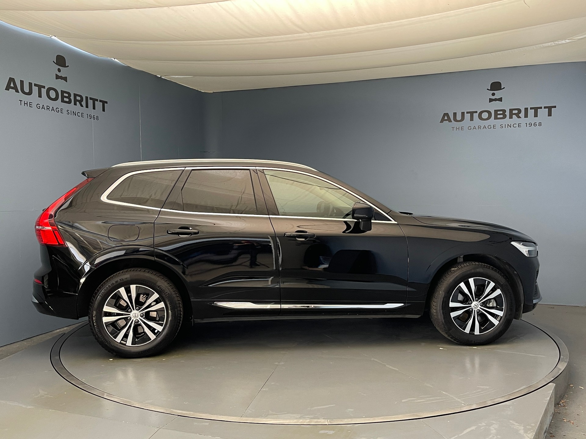 VOLVO XC60 2.0 T6 TE Core eAWD-image-1