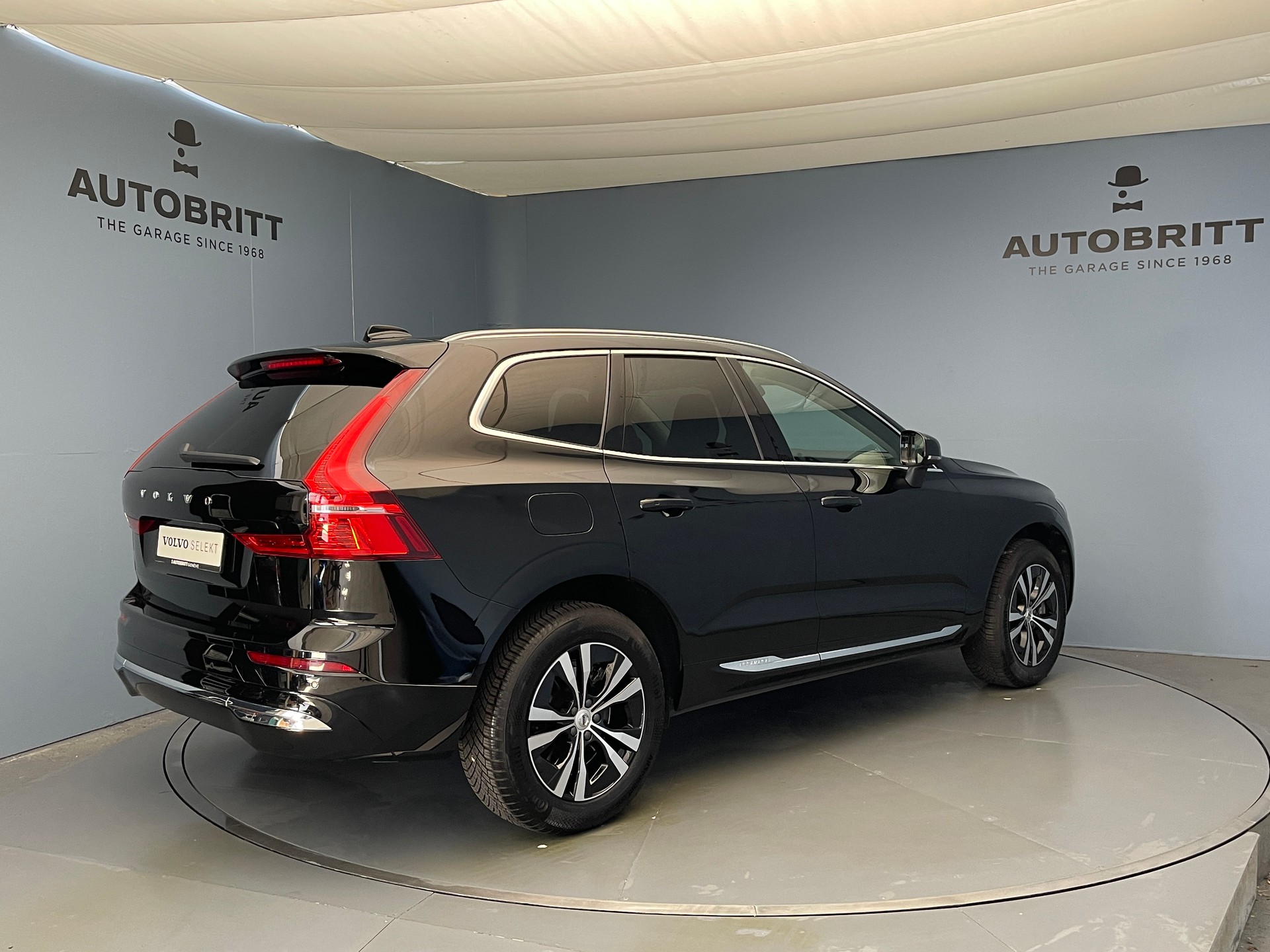 VOLVO XC60 2.0 T6 TE Core eAWD-image-2