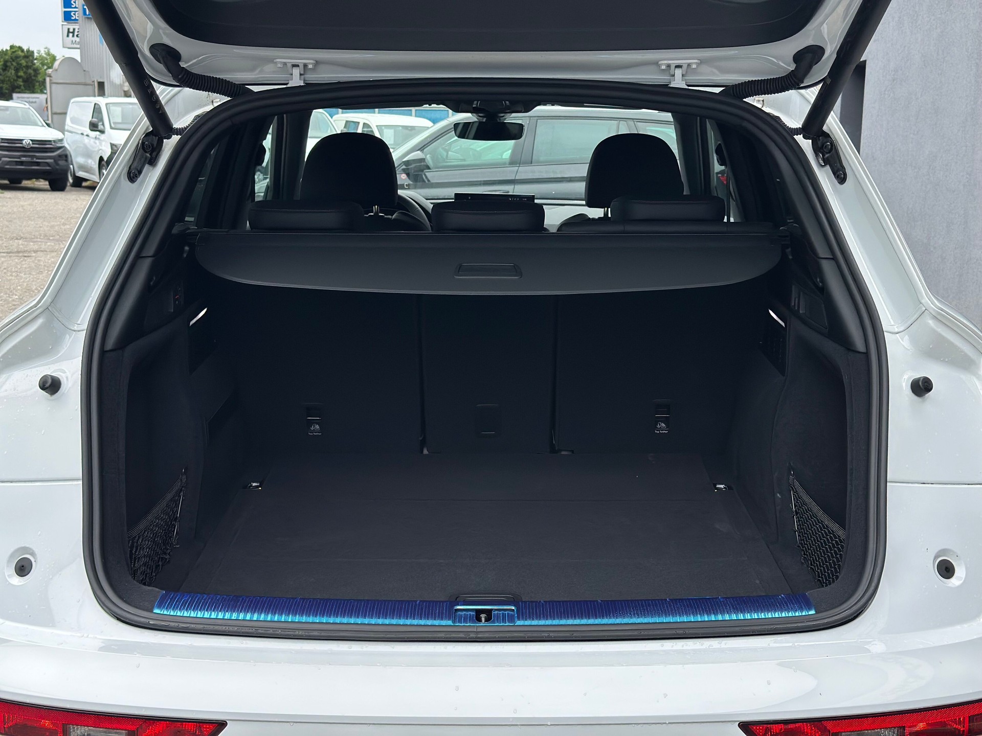 AUDI Q5 40 TDI S-line quattro S-tronic-image-8