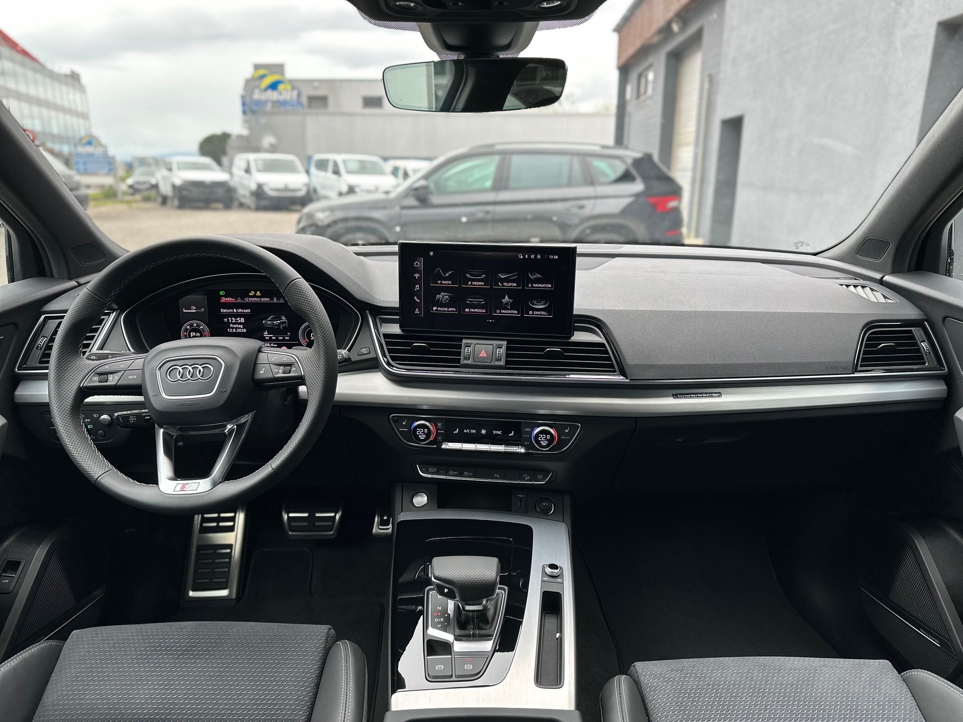 AUDI Q5 40 TDI S-line quattro S-tronic-image-5