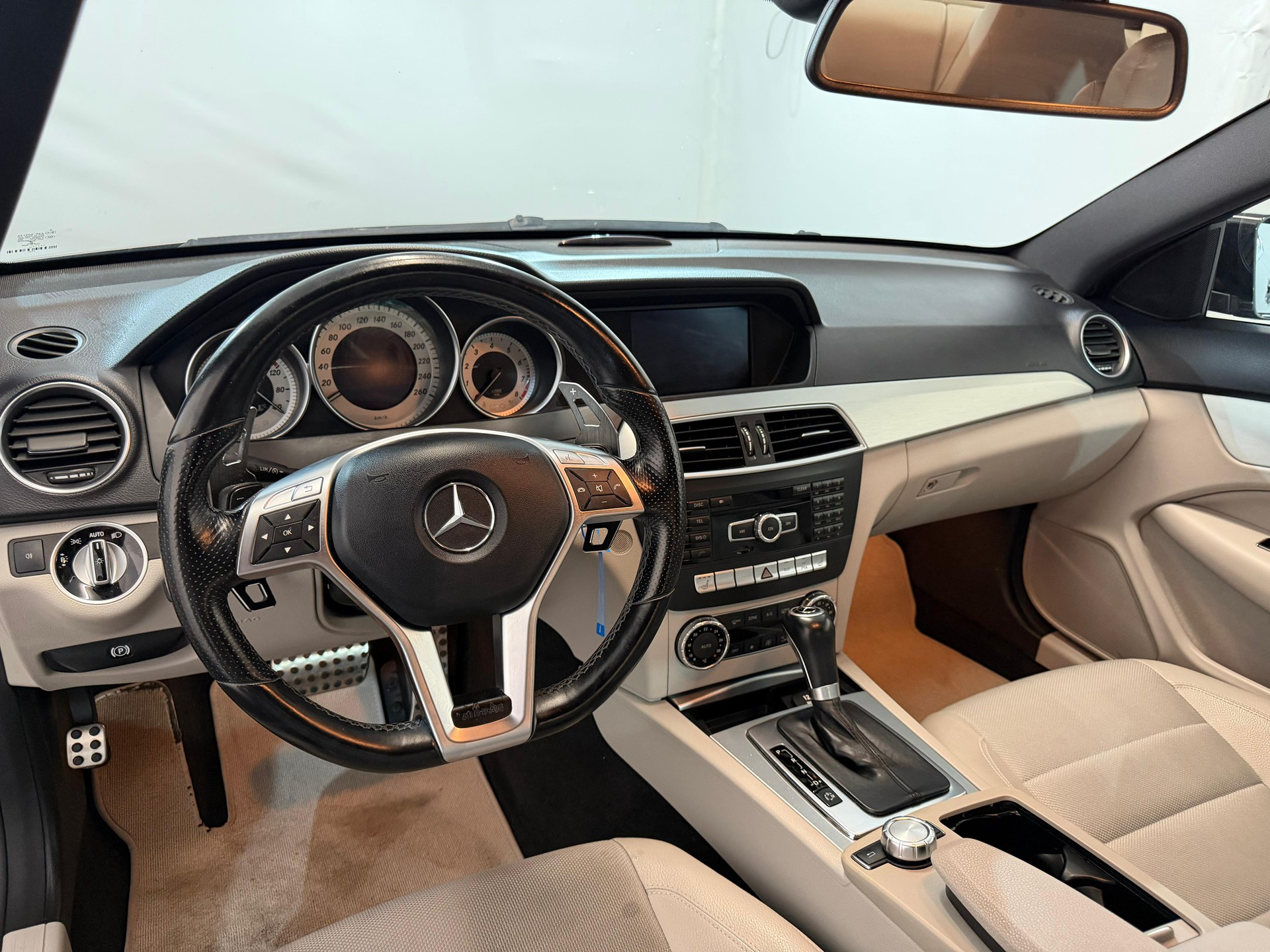 MERCEDES-BENZ C 250 BlueEF Coupé-image-8