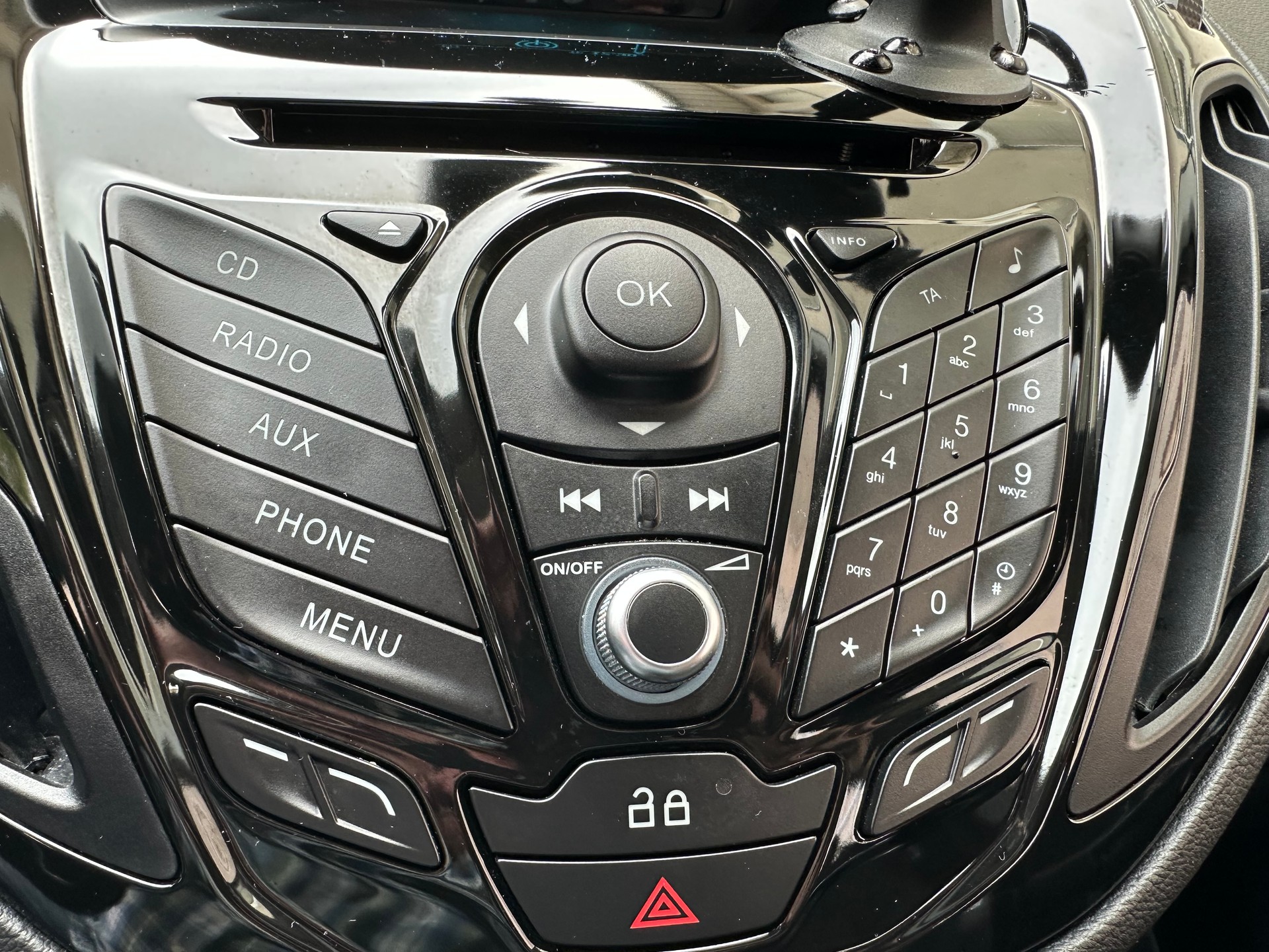 FORD B-Max 1.0 SCTi Titanium-image-19