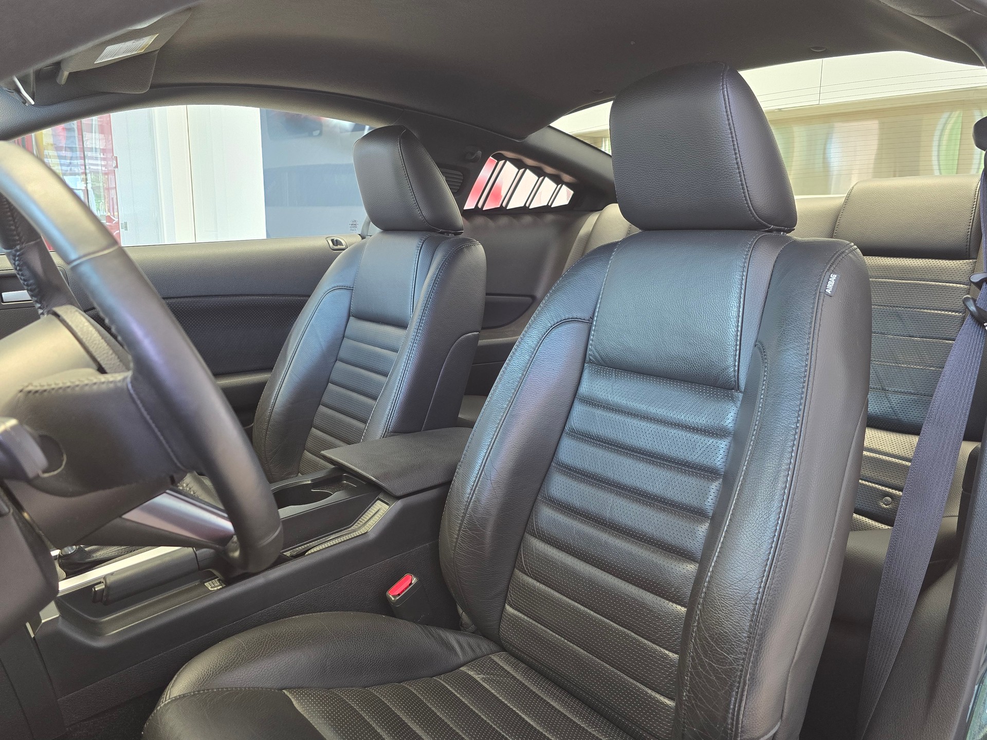 FORD Mustang Bullit-image-10