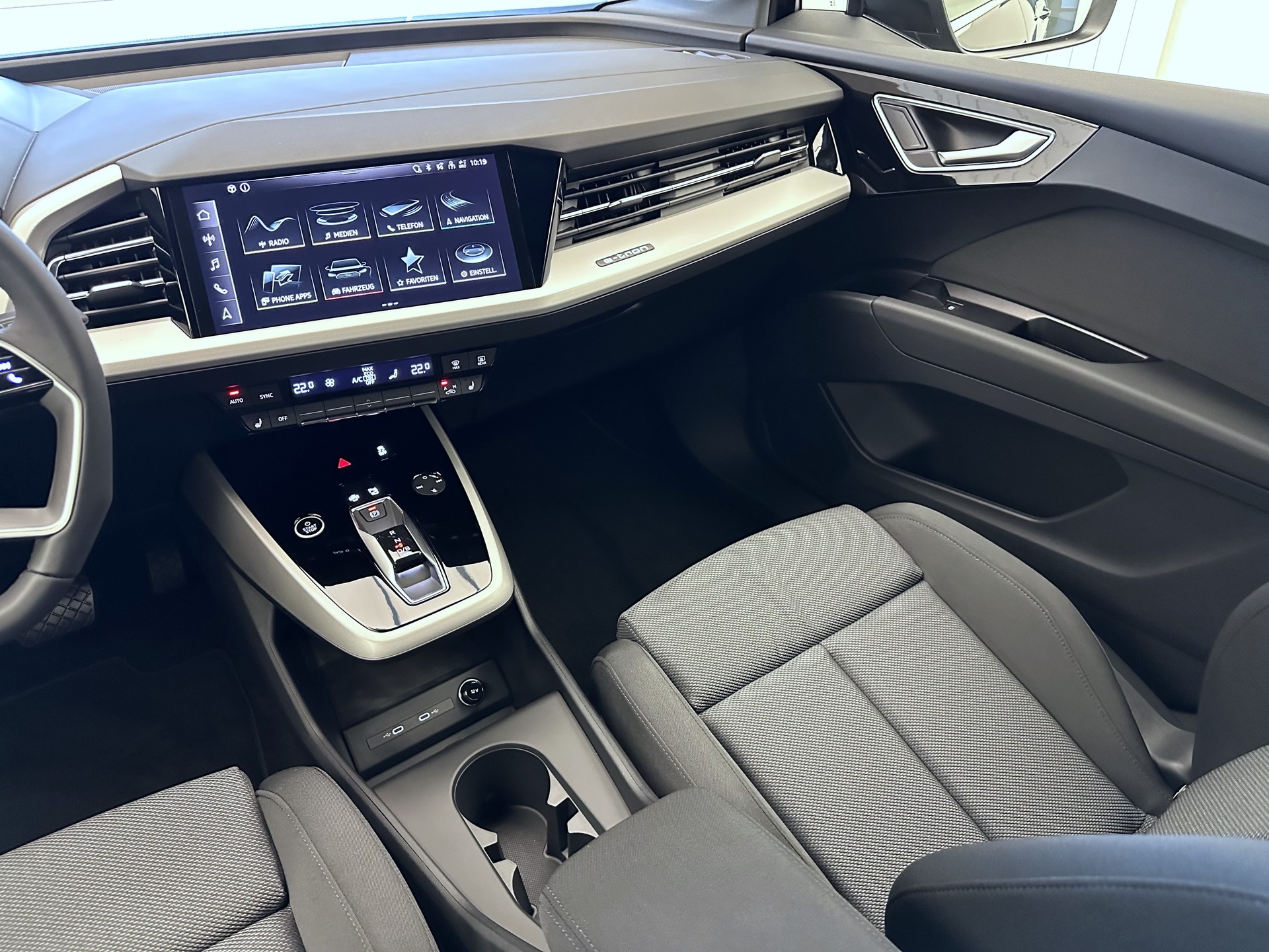 AUDI Q4 e-tron 45 Attraction quattro-image-18