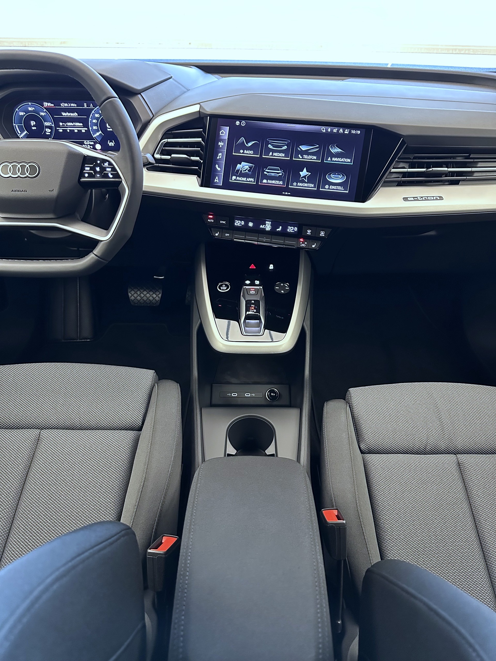 AUDI Q4 e-tron 45 Attraction quattro-image-10