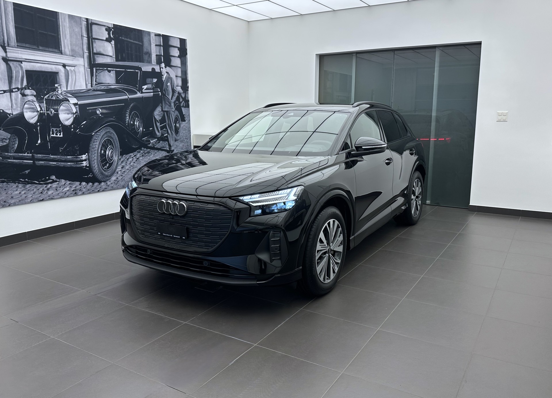 AUDI Q4 e-tron 45 Attraction quattro-image-0
