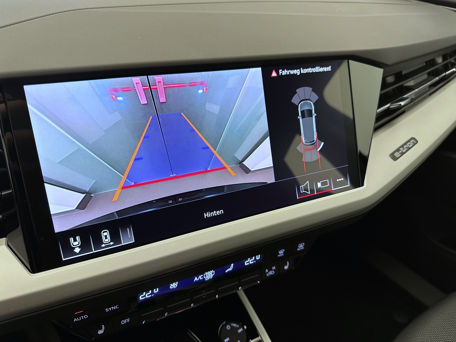 AUDI Q4 e-tron 45 Attraction quattro-image-17