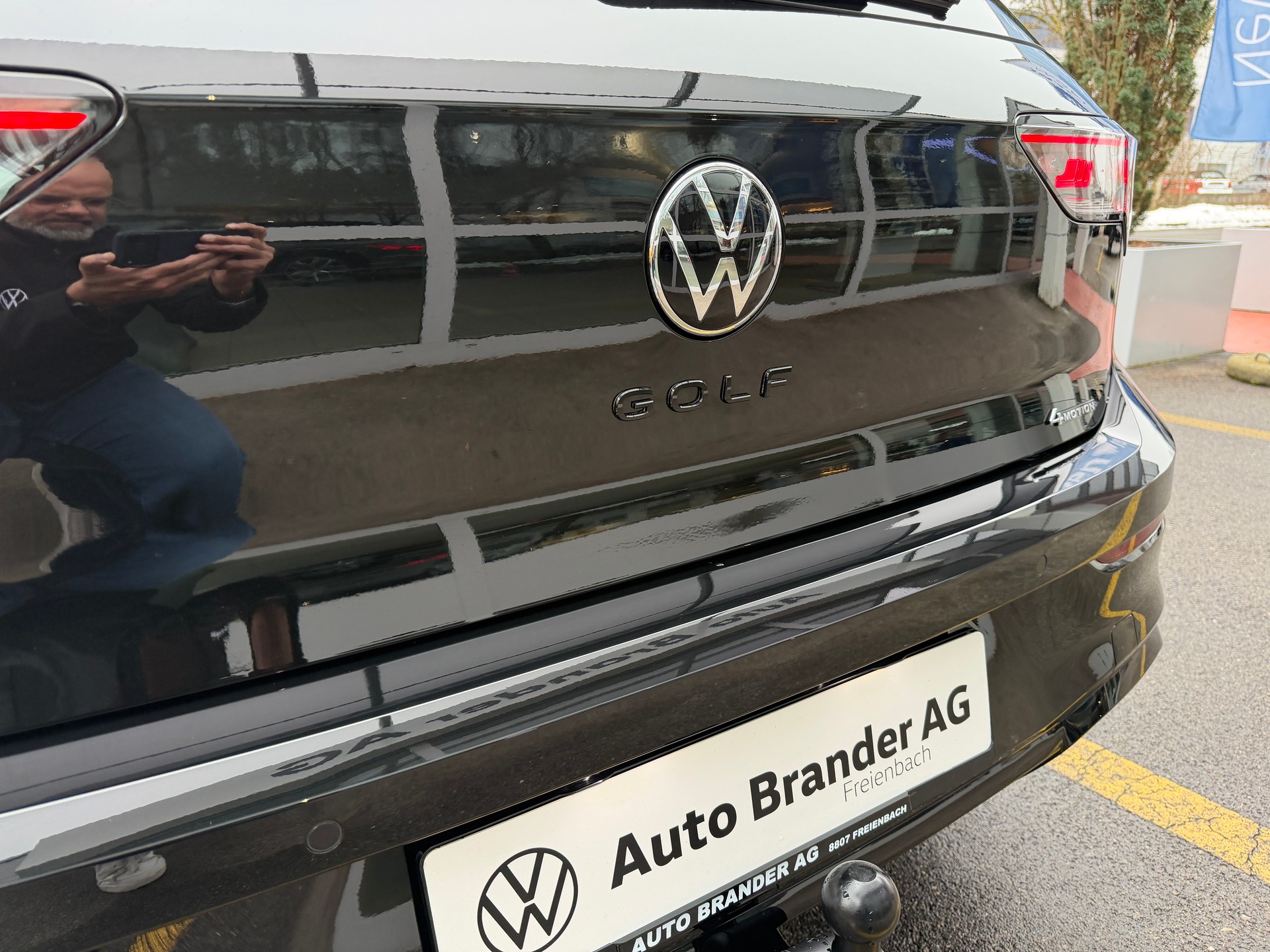 VW Golf 2.0 TSI R-Line DSG 4 Motion-image-30