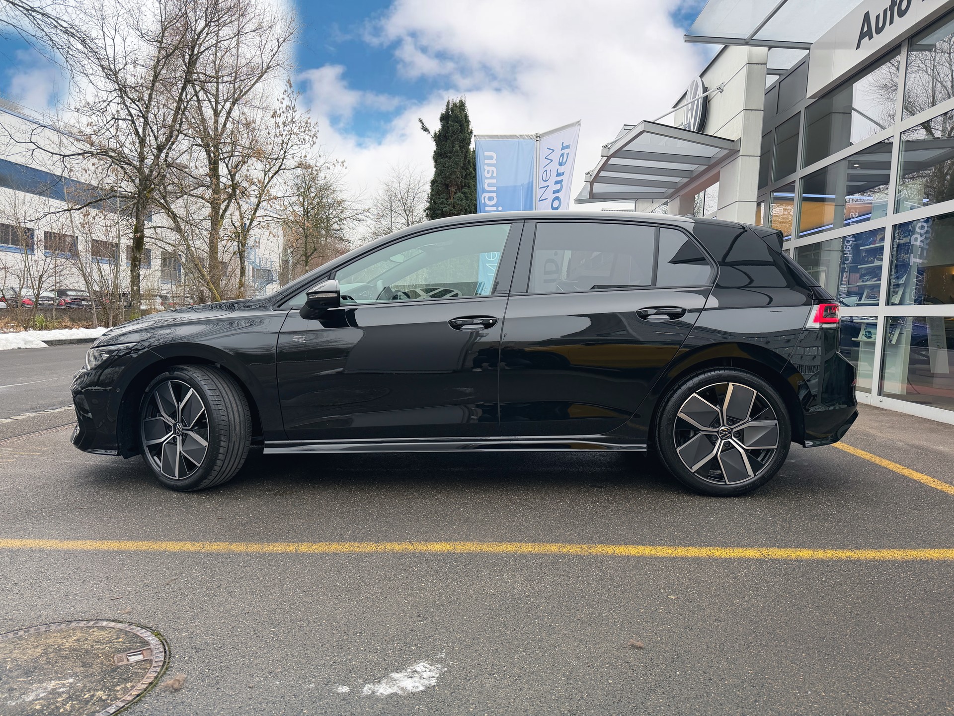 VW Golf 2.0 TSI R-Line DSG 4 Motion-image-3