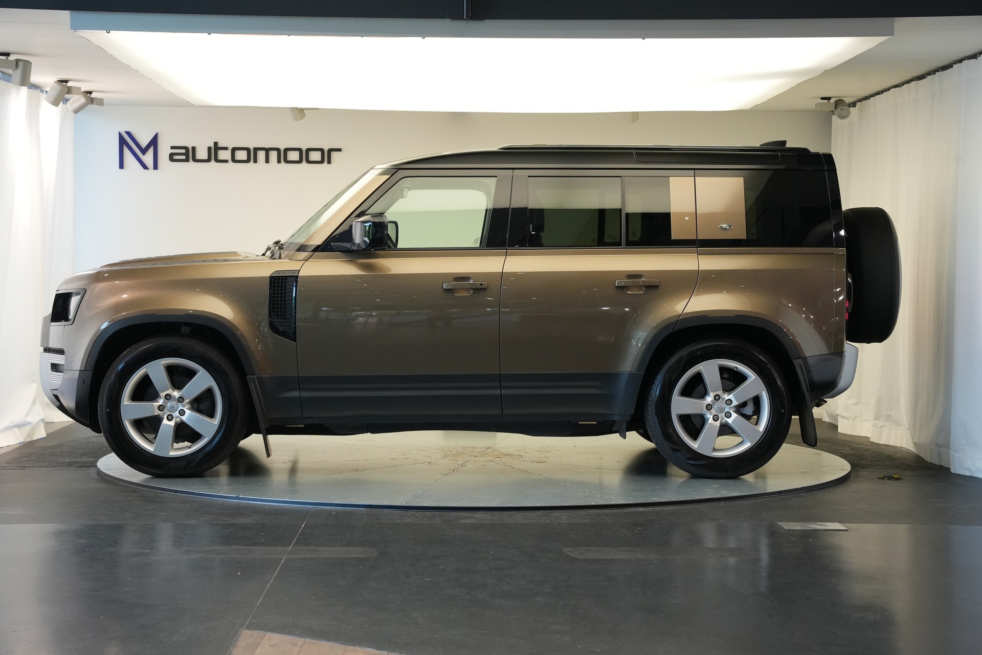 LAND ROVER Defender 110 D240 SD4 First Edition AT8 *CH-Fahrzeug*-image-8