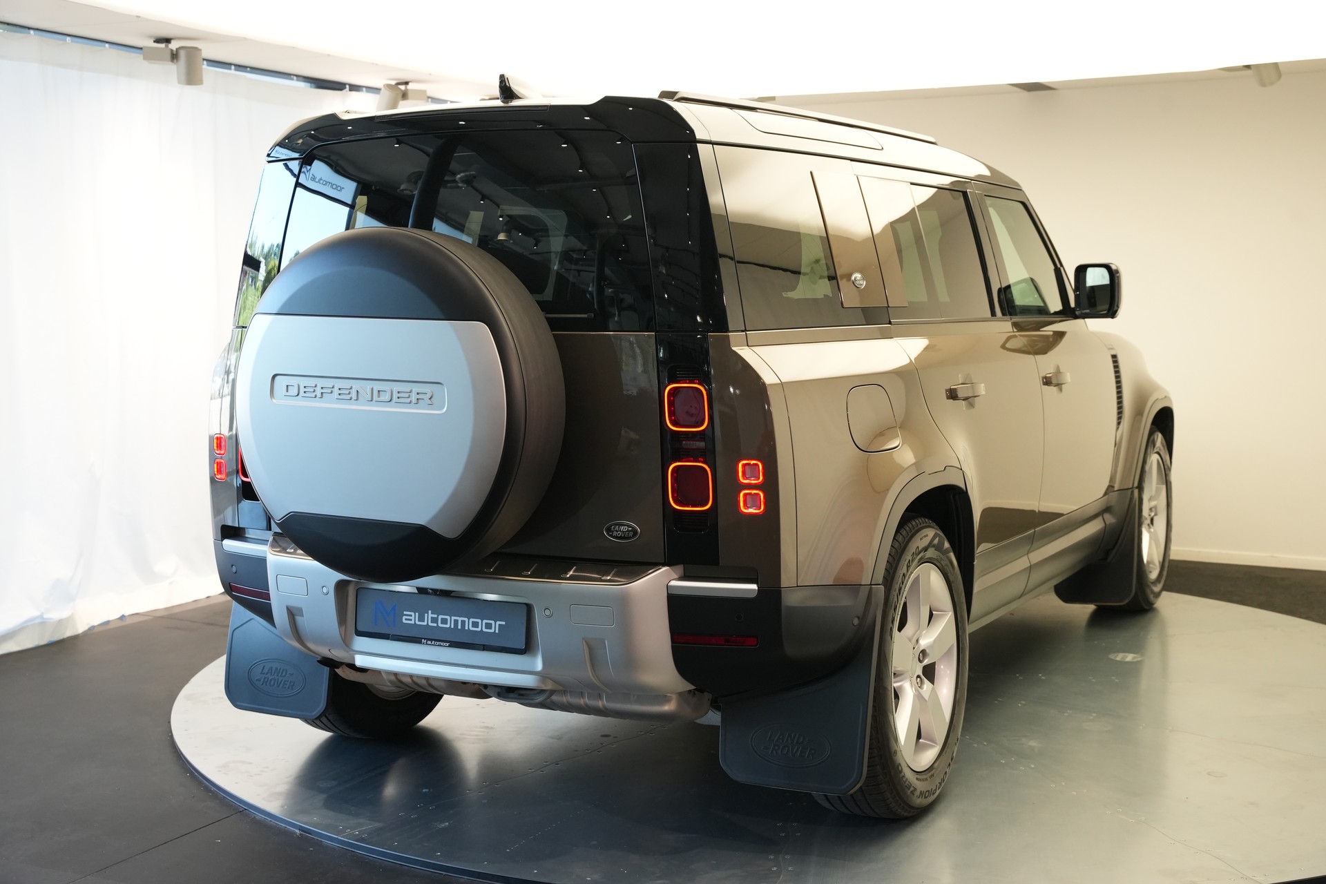 LAND ROVER Defender 110 D240 SD4 First Edition AT8 *CH-Fahrzeug*-image-39
