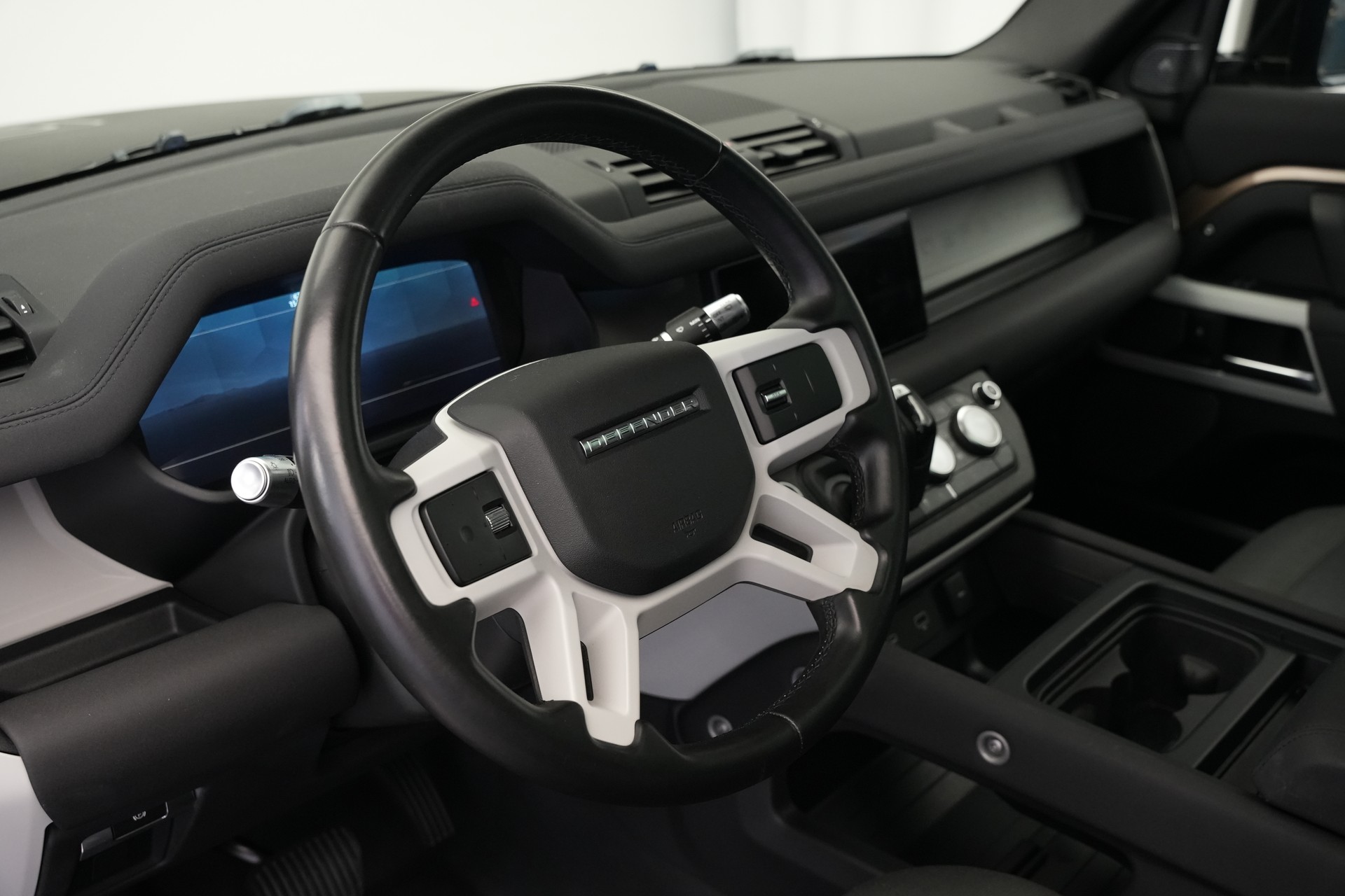 LAND ROVER Defender 110 D240 SD4 First Edition AT8 *CH-Fahrzeug*-image-31